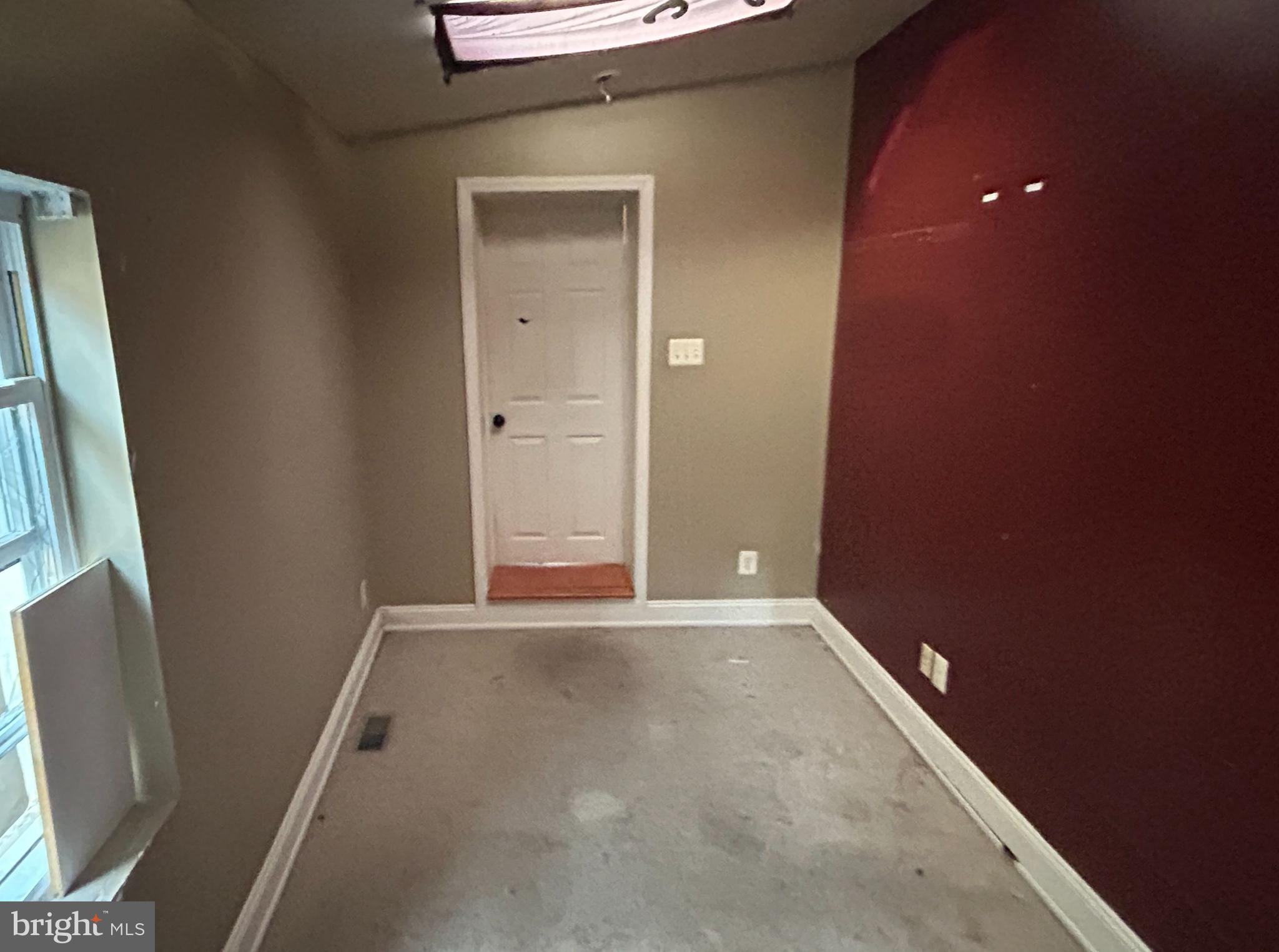 HOLLINS MARKET - Residential