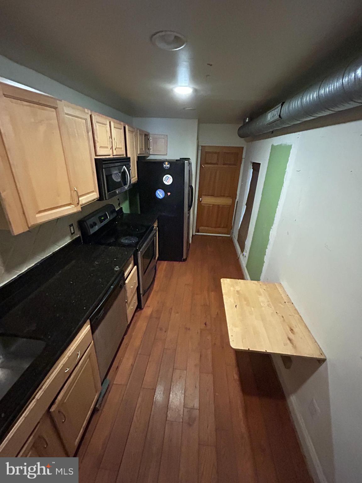 HOLLINS MARKET - Residential