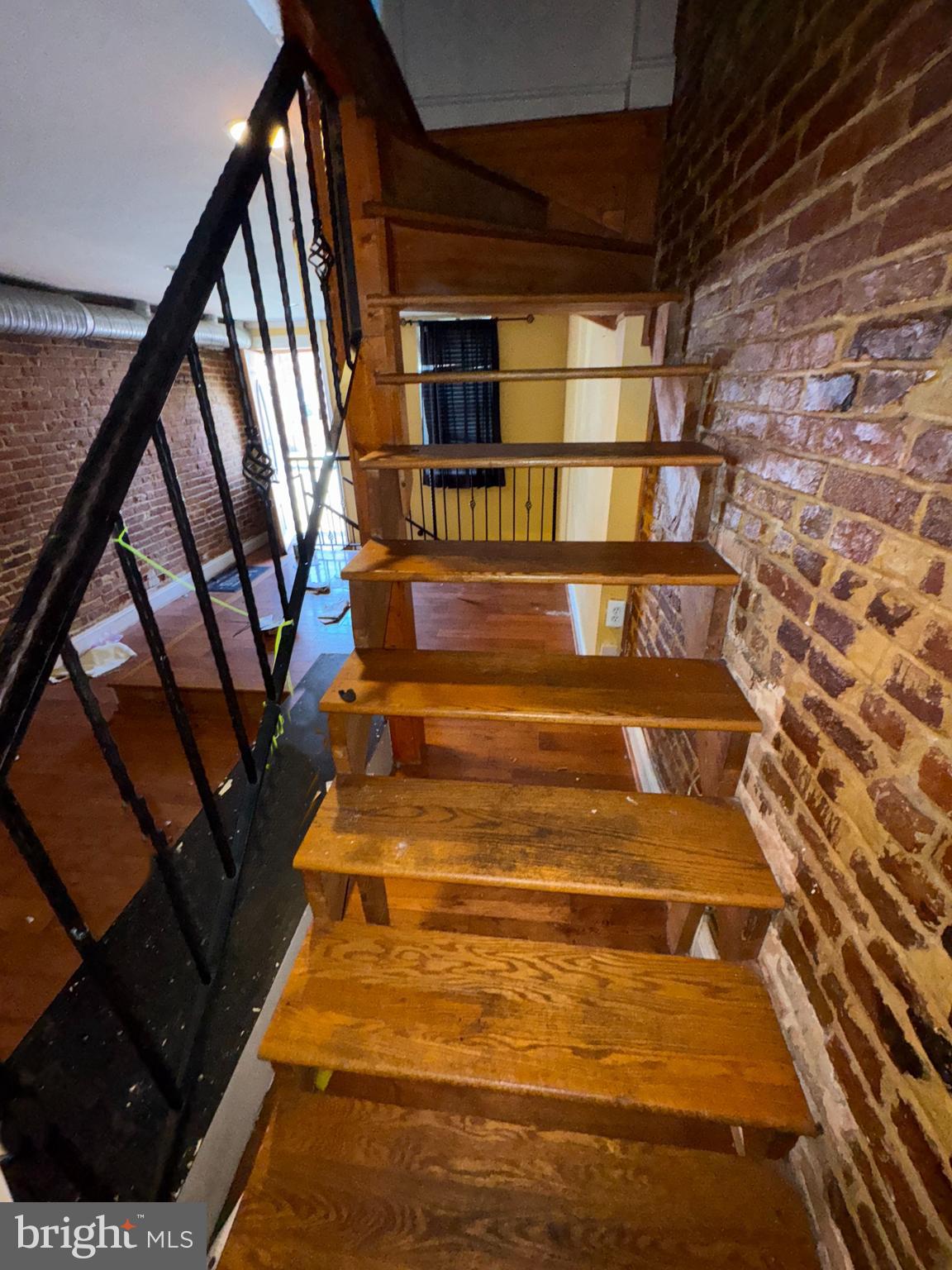 HOLLINS MARKET - Residential