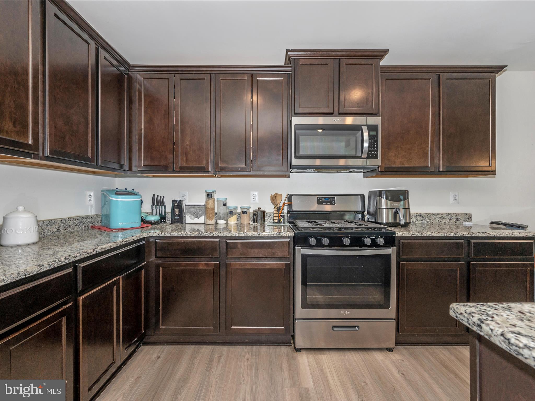 MCGINNIS POINT - Residential