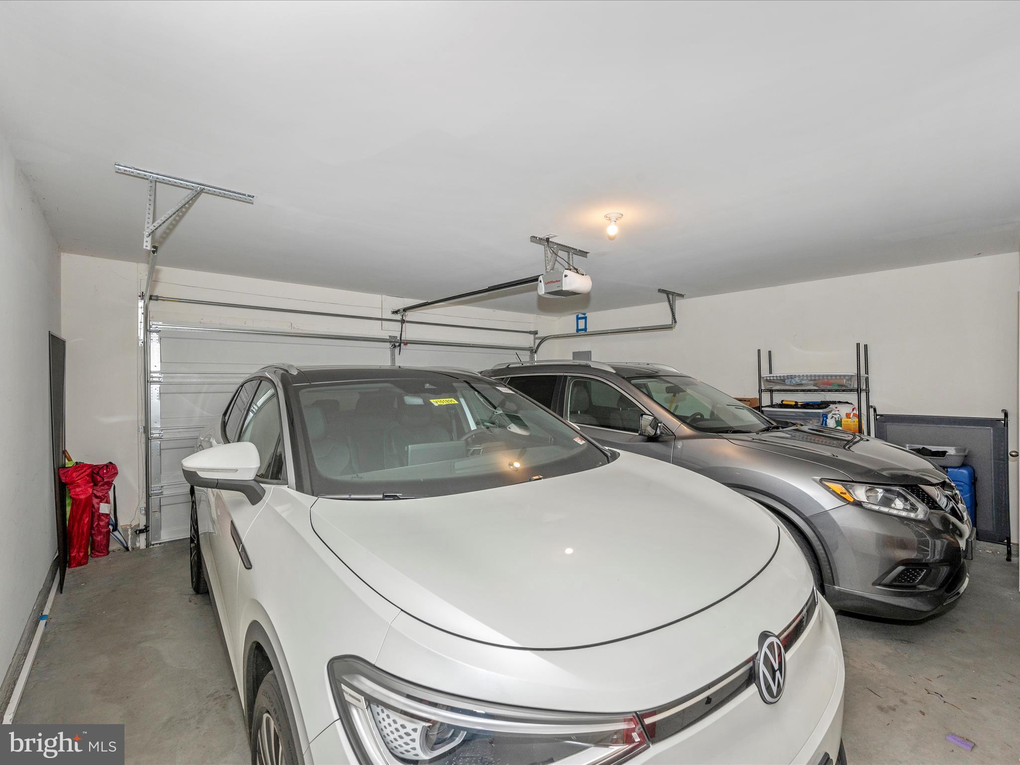 MCGINNIS POINT - Residential