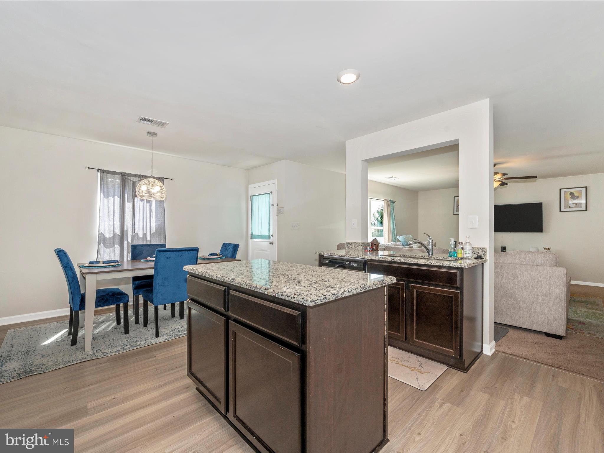 MCGINNIS POINT - Residential