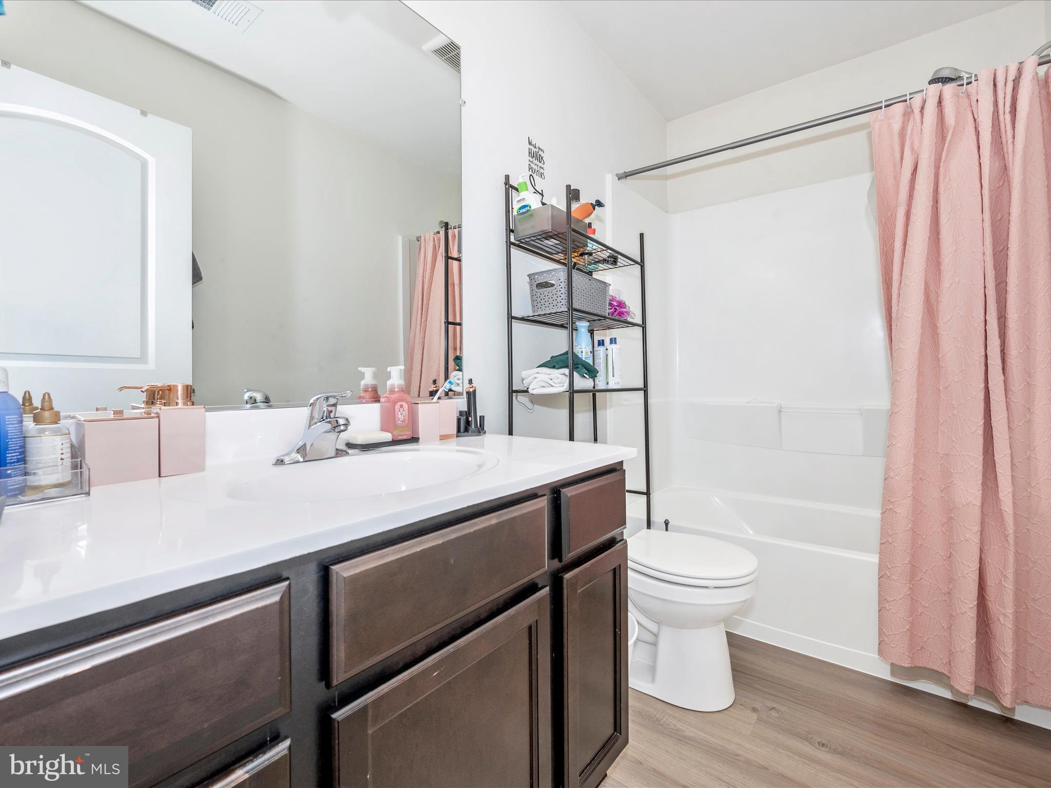 MCGINNIS POINT - Residential