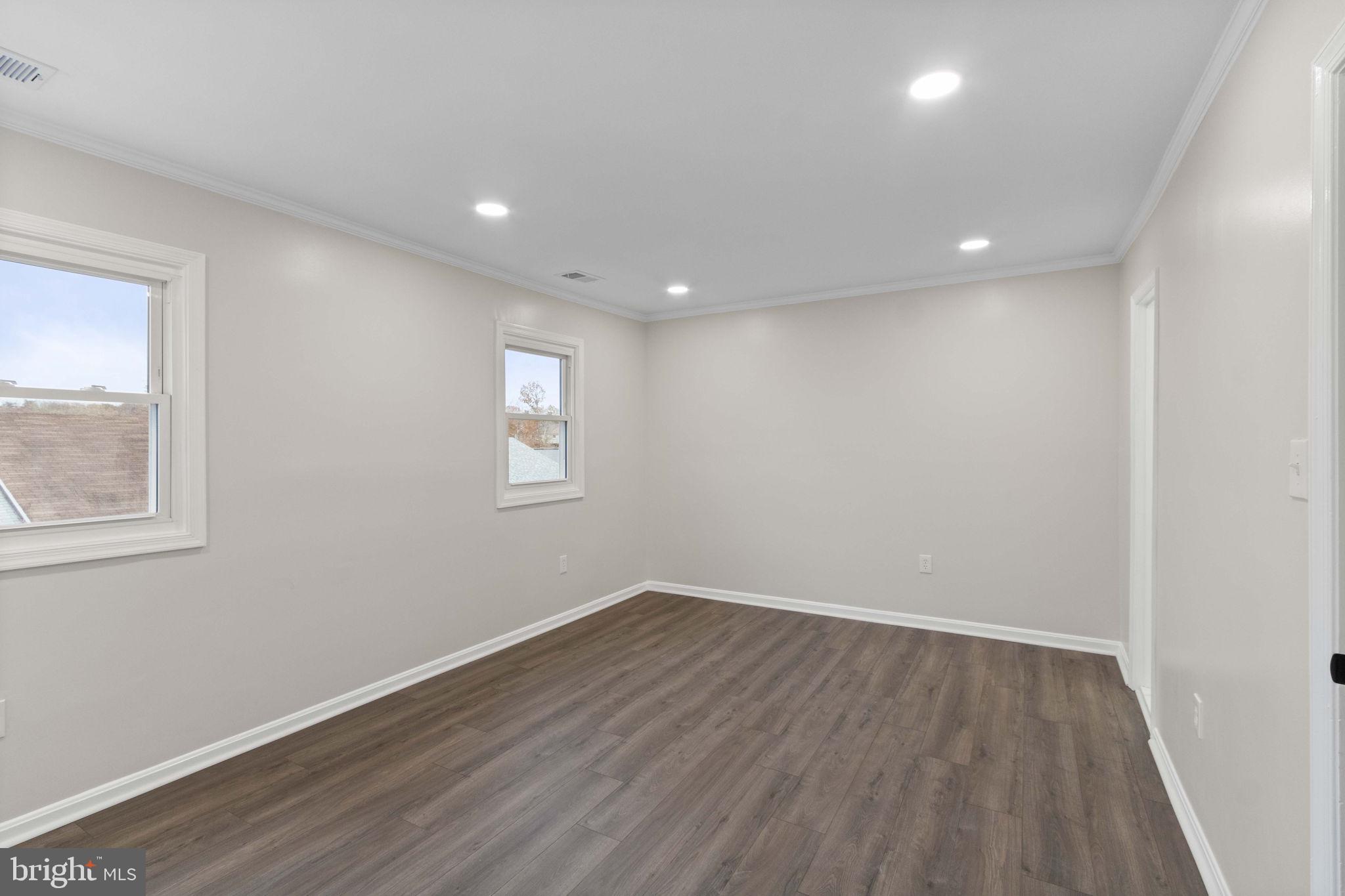 POINT OF WOODS - Residential