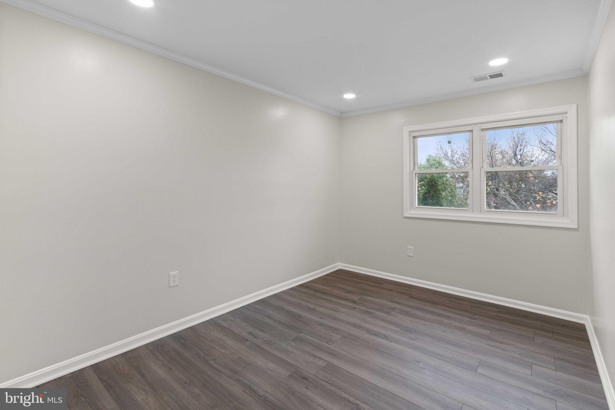 POINT OF WOODS - Residential