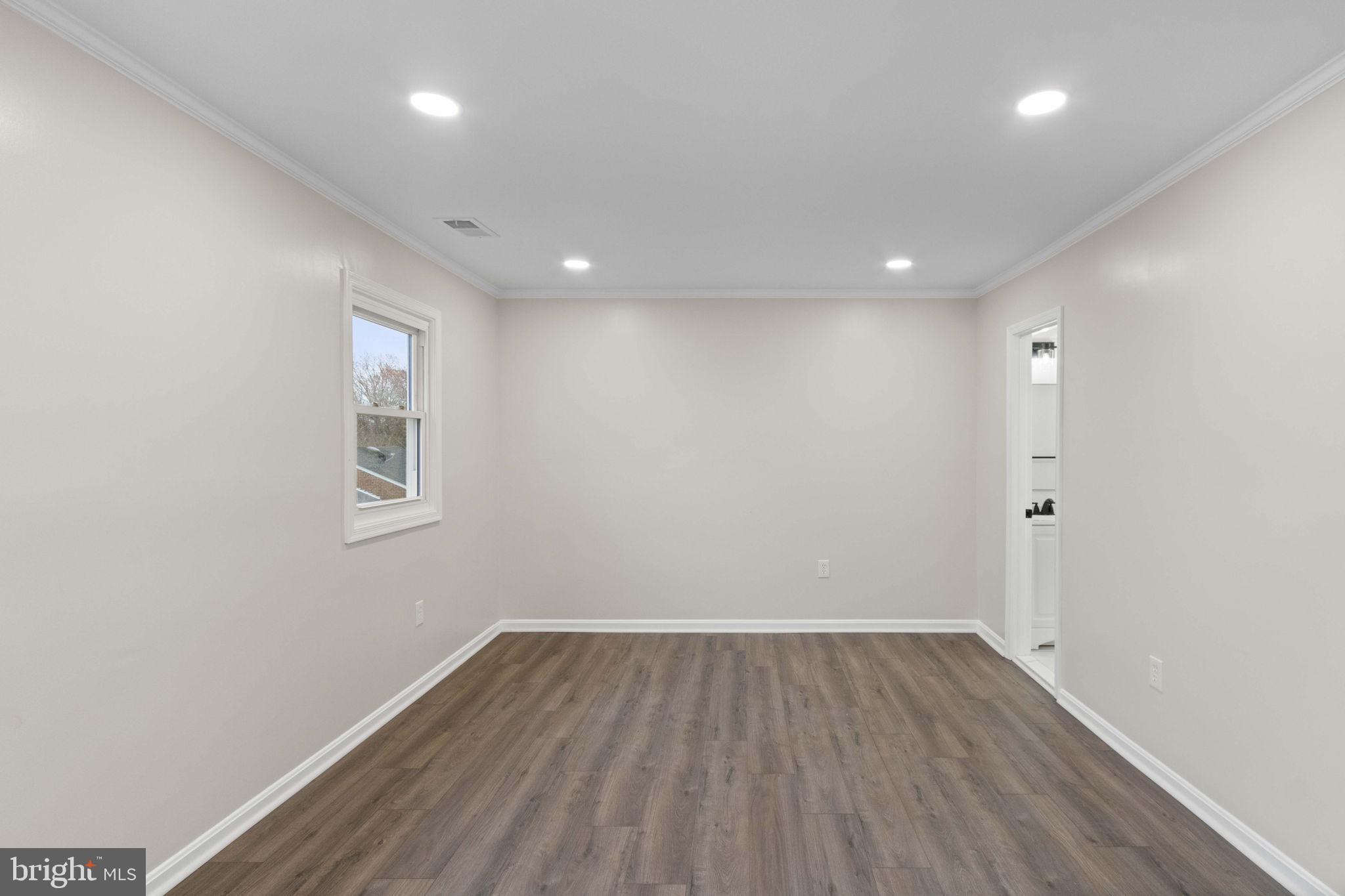 POINT OF WOODS - Residential