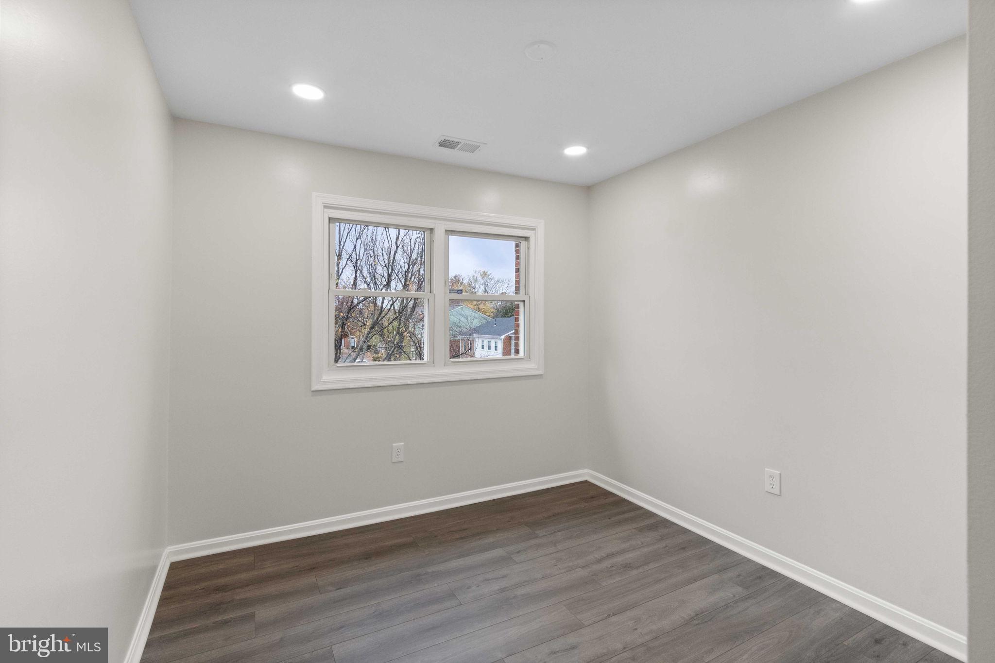 POINT OF WOODS - Residential