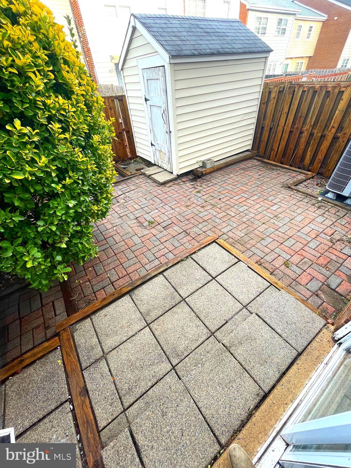 POINT OF WOODS - Residential