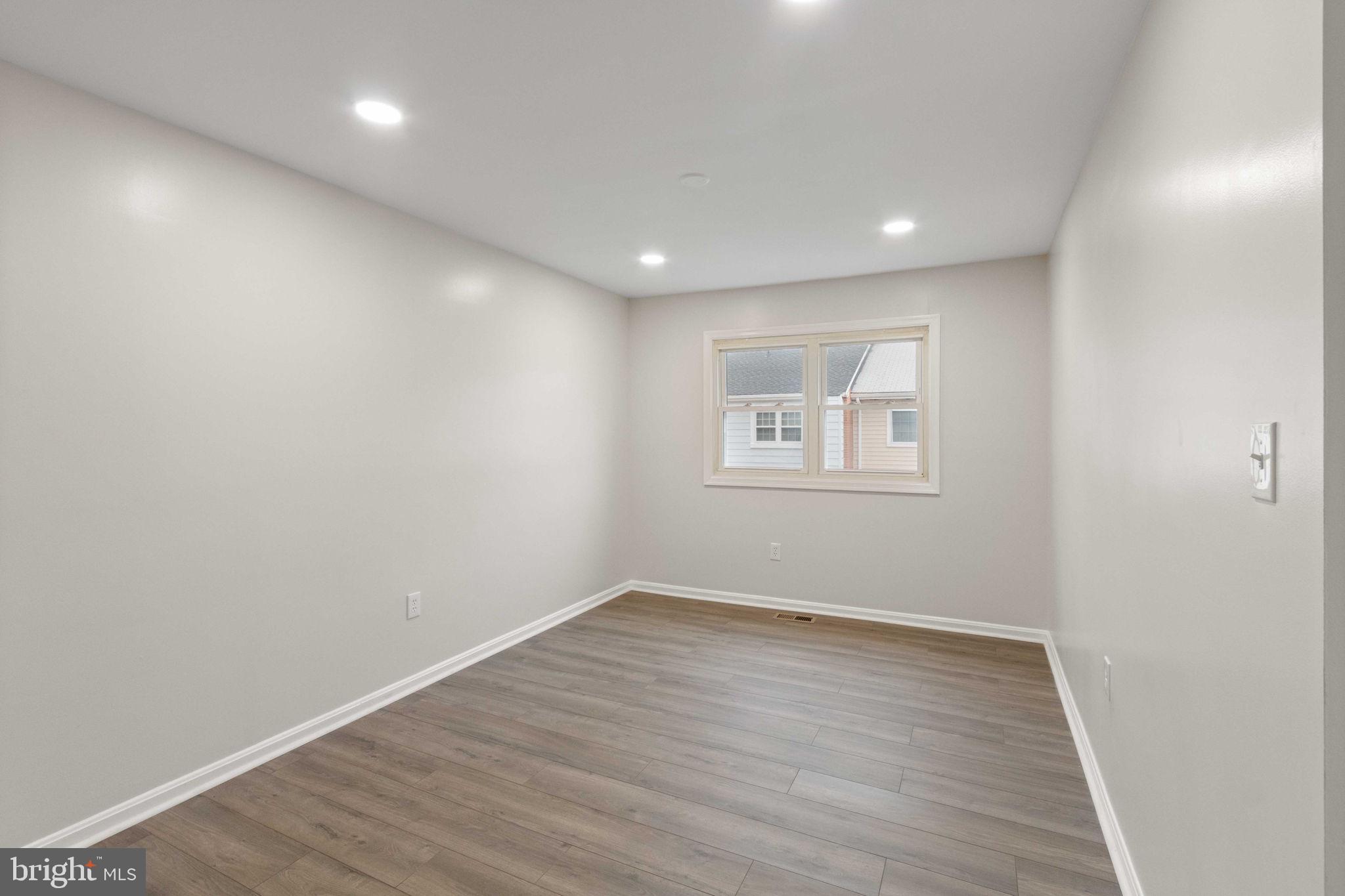 POINT OF WOODS - Residential