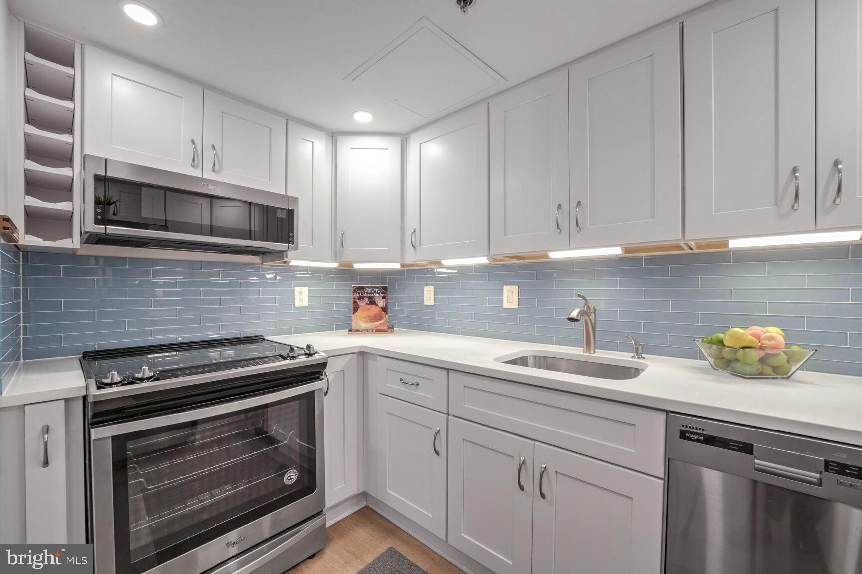 THE JEFFERSON - SUNRISE SENIOR LIVING - Residential Lease