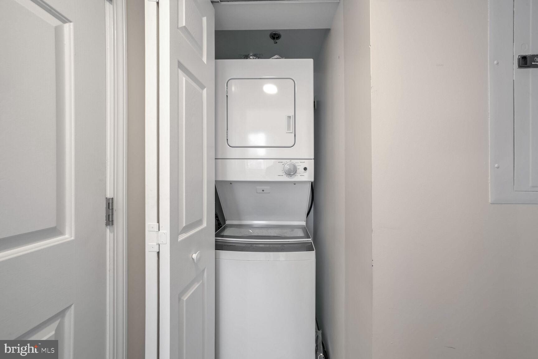 THE JEFFERSON - SUNRISE SENIOR LIVING - Residential Lease