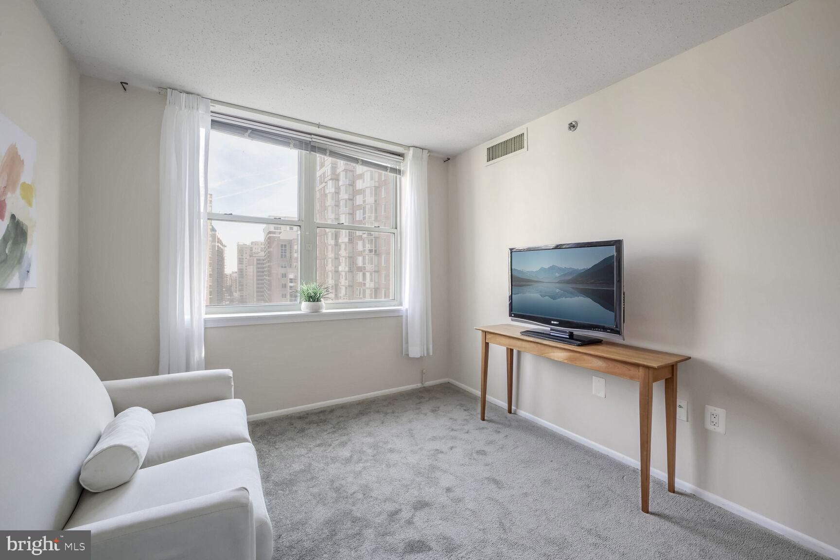 THE JEFFERSON - SUNRISE SENIOR LIVING - Residential Lease