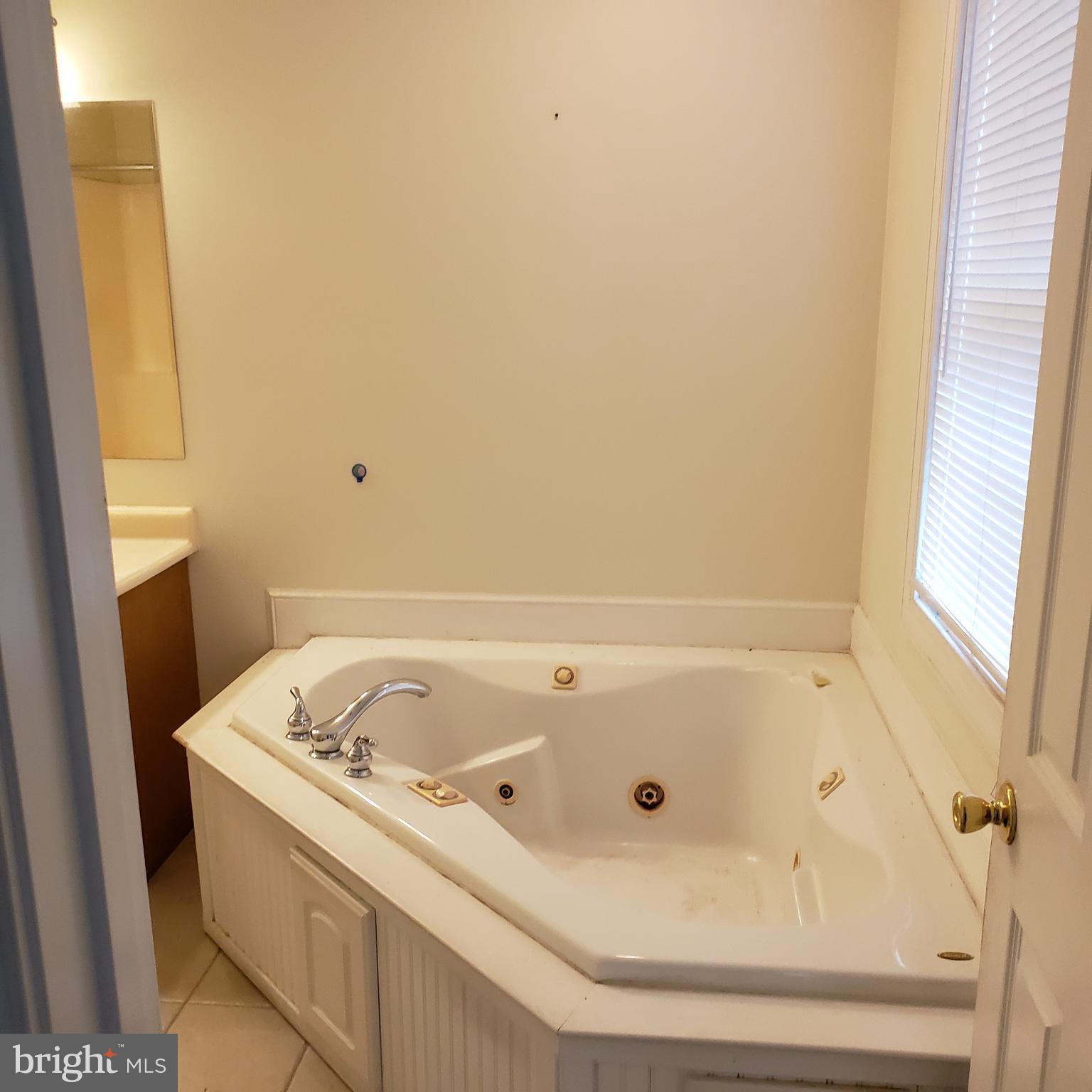 ROLAND TERRACE - Residential