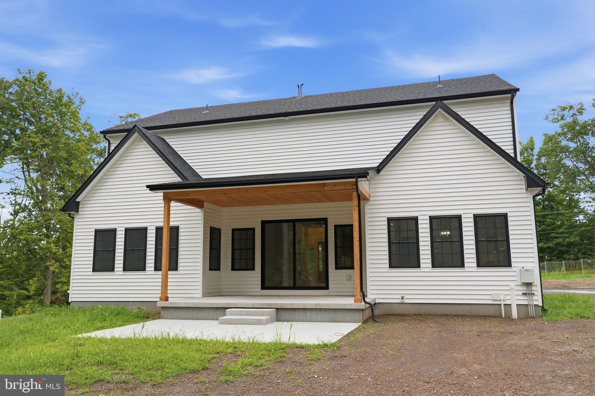 82 SCOTT ROAD