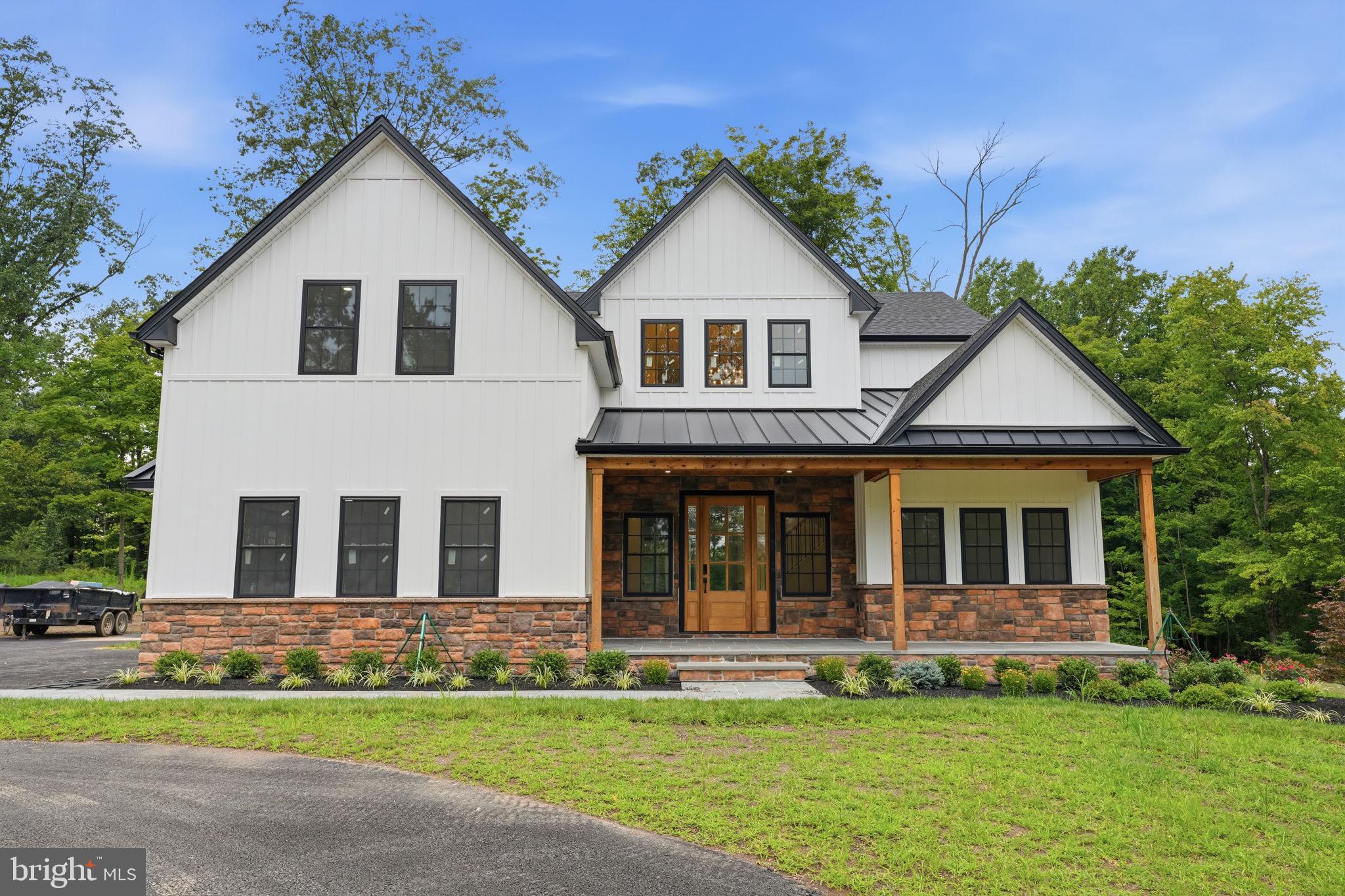 82 SCOTT ROAD