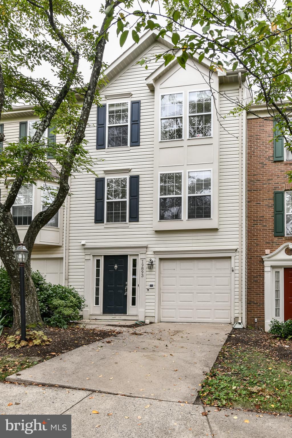 RIVERSIDE VILLAGES - Residential Lease