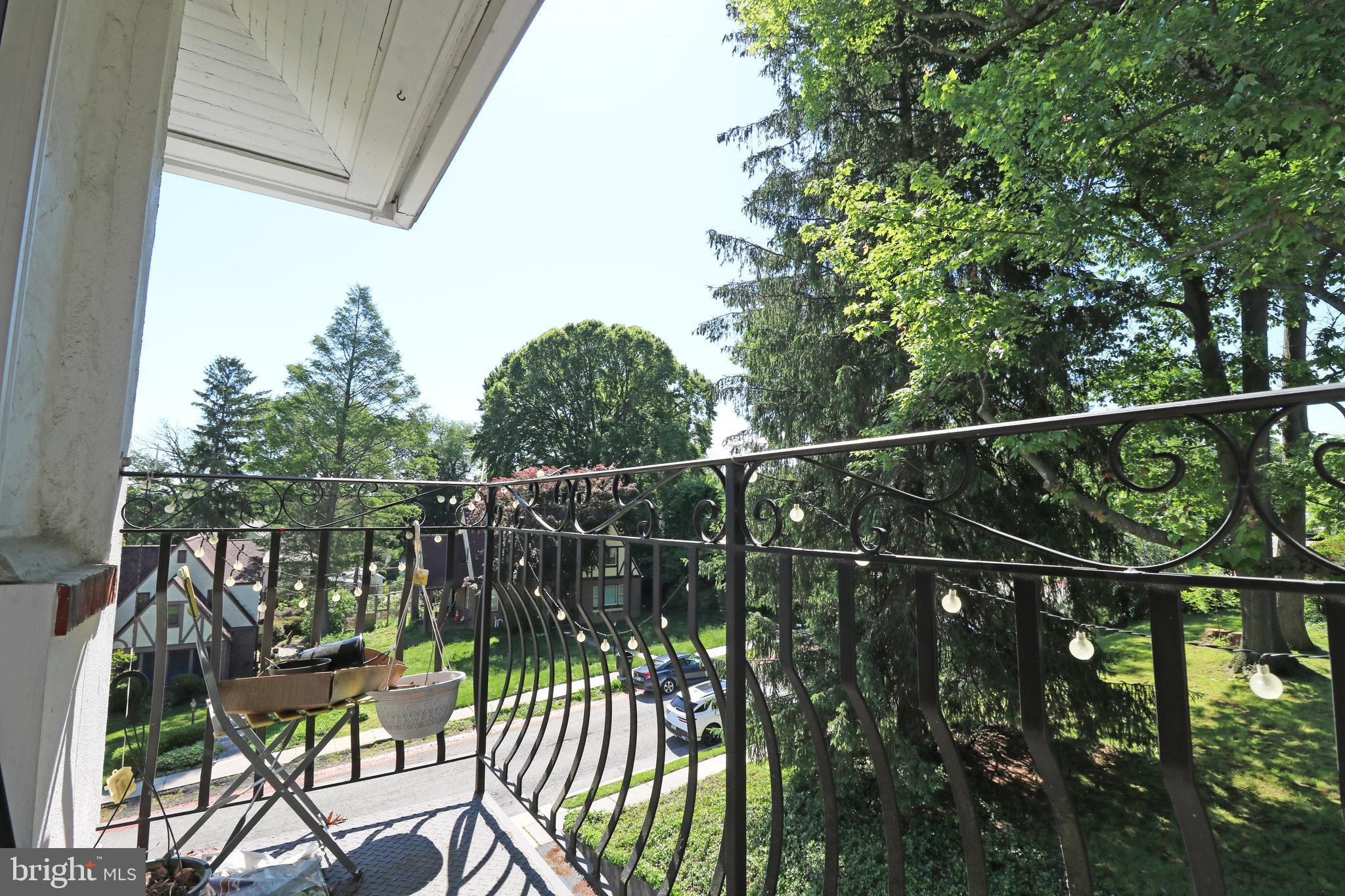 200 W SPRINGFIELD ROAD