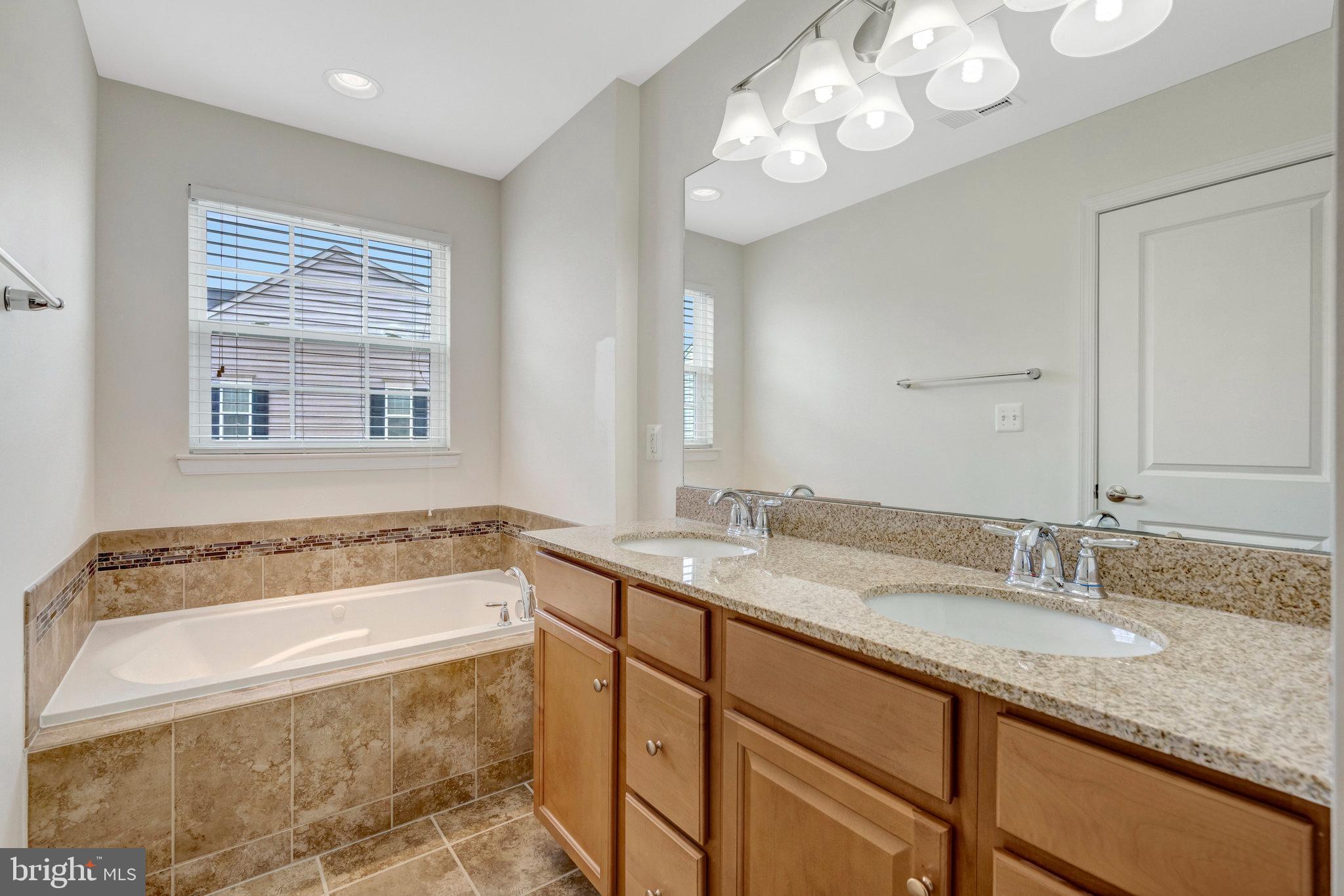 HEATHCOTE COMMONS CONDOMINIUMS - Residential