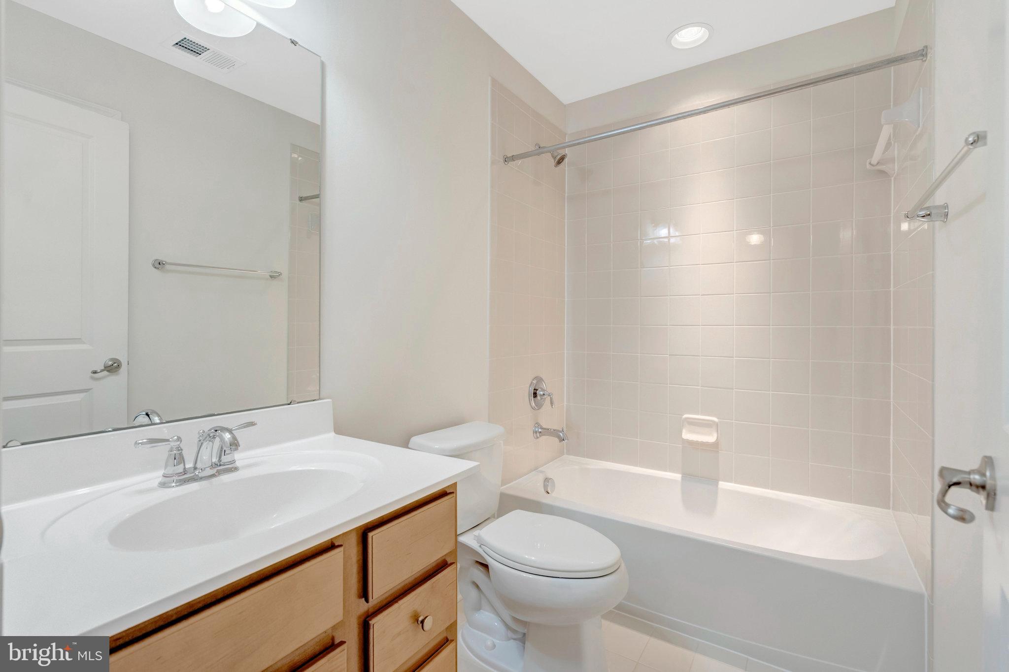 HEATHCOTE COMMONS CONDOMINIUMS - Residential