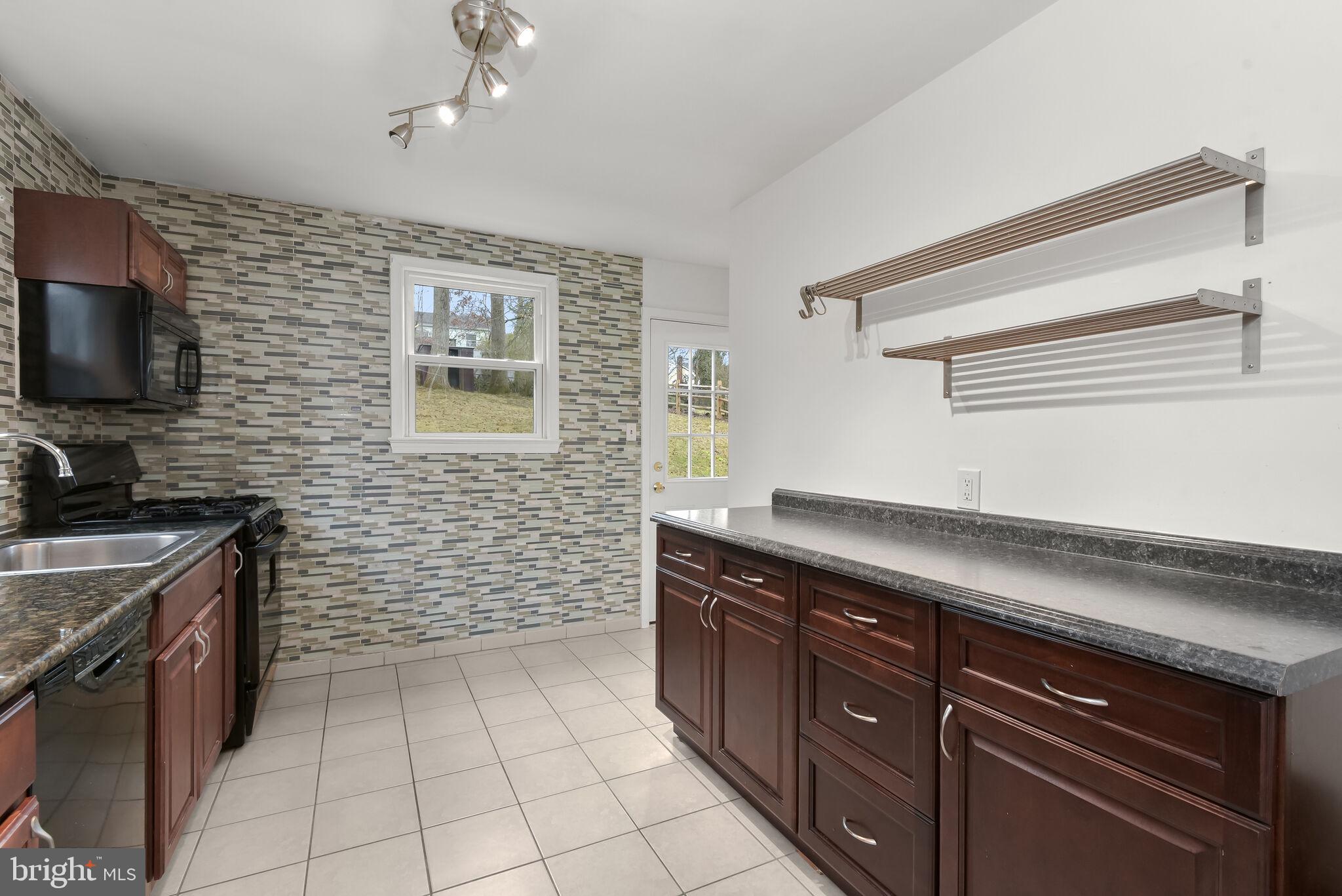 CHARLTON HEIGHTS - Residential