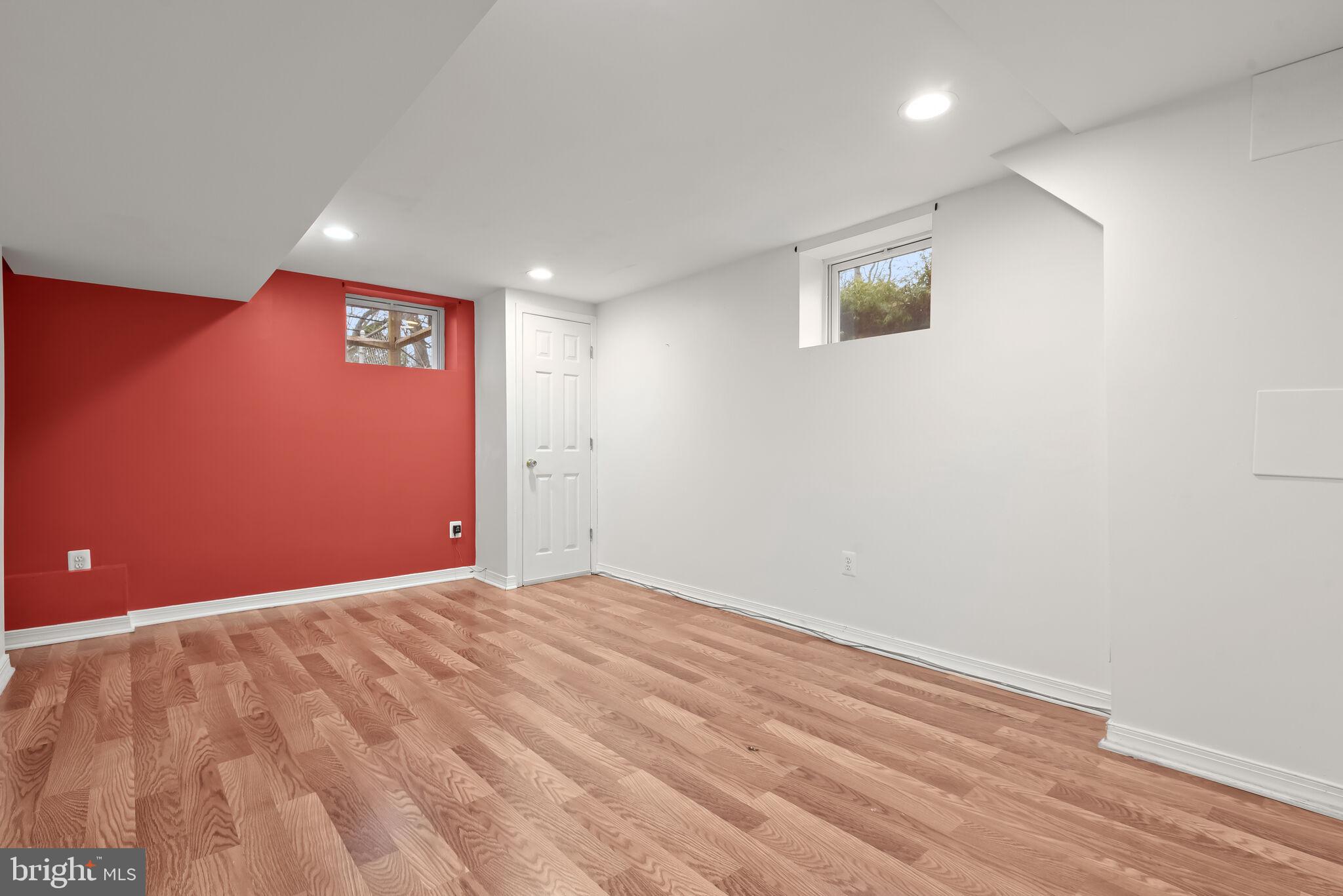 CHARLTON HEIGHTS - Residential