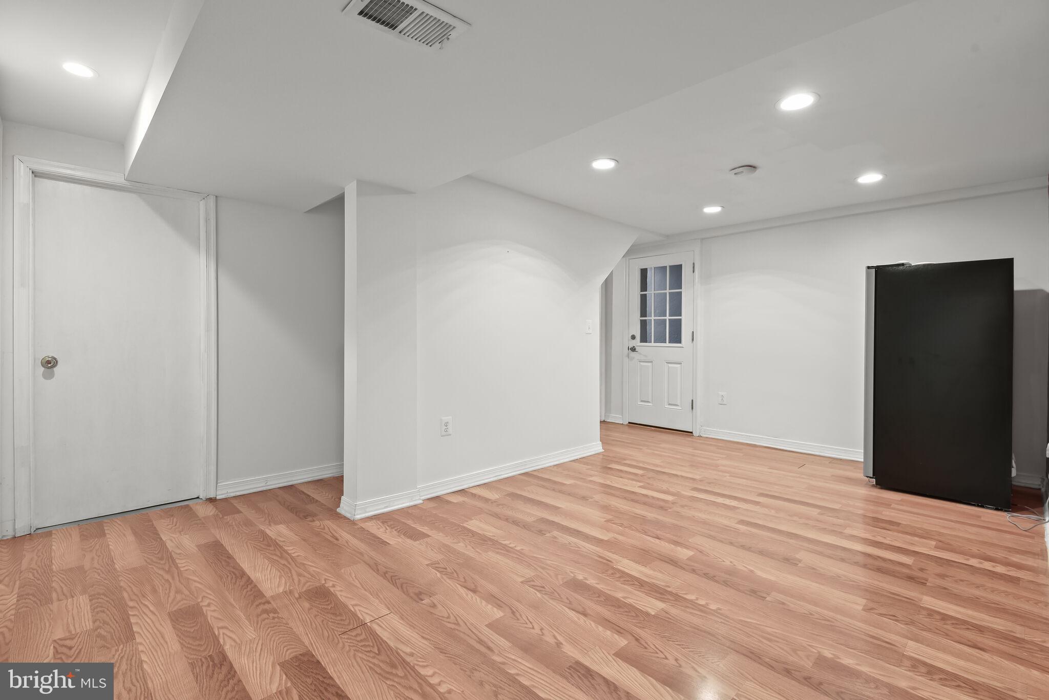 CHARLTON HEIGHTS - Residential