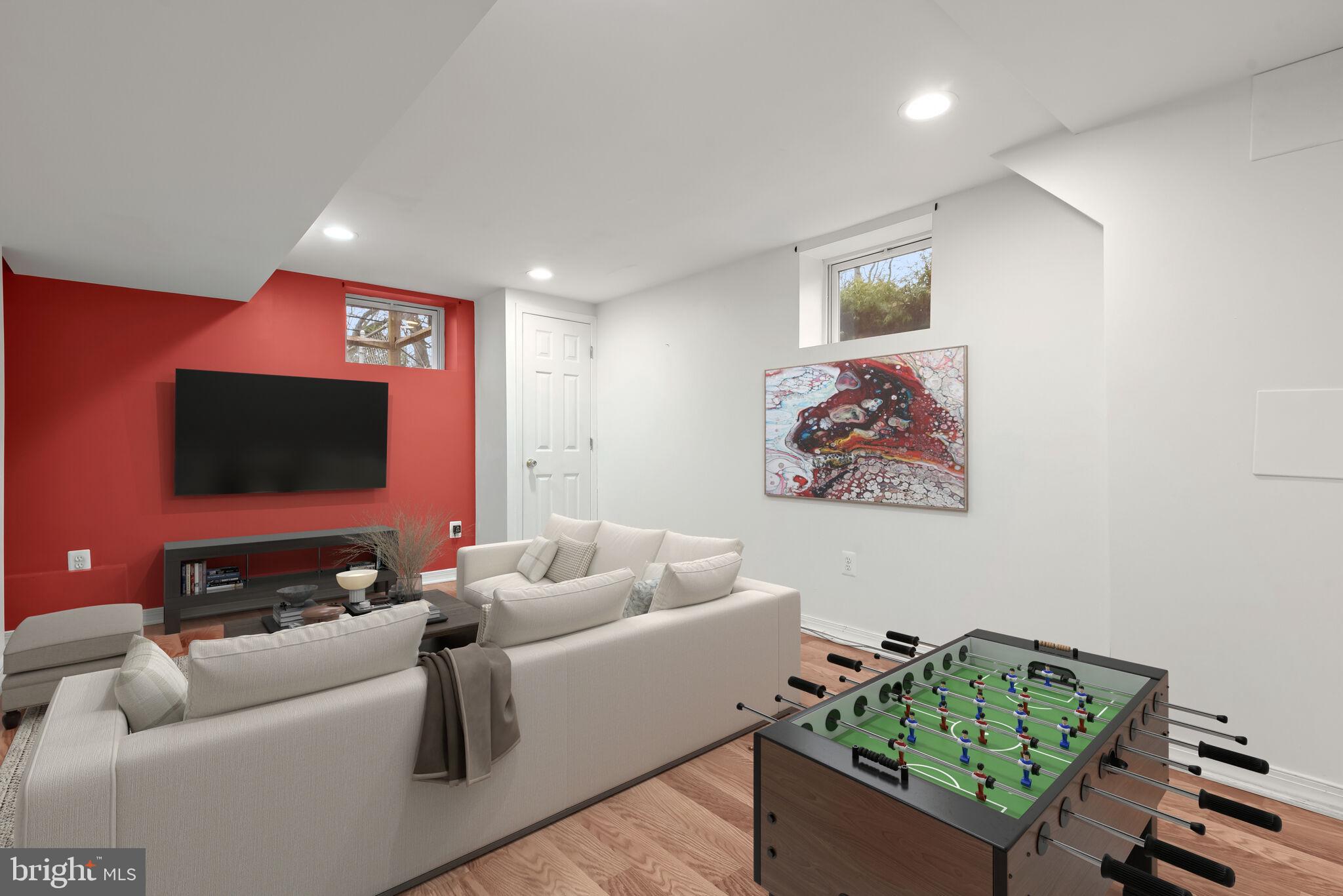 CHARLTON HEIGHTS - Residential