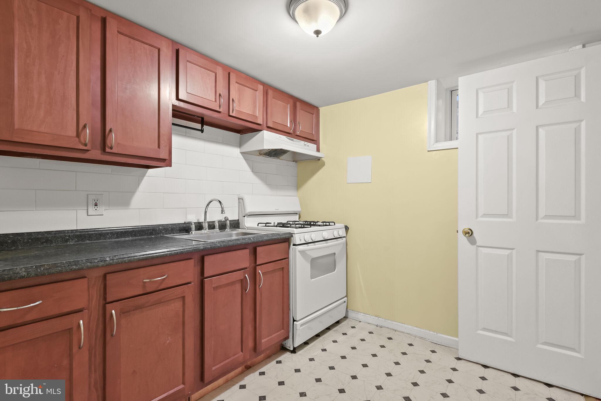 CHARLTON HEIGHTS - Residential