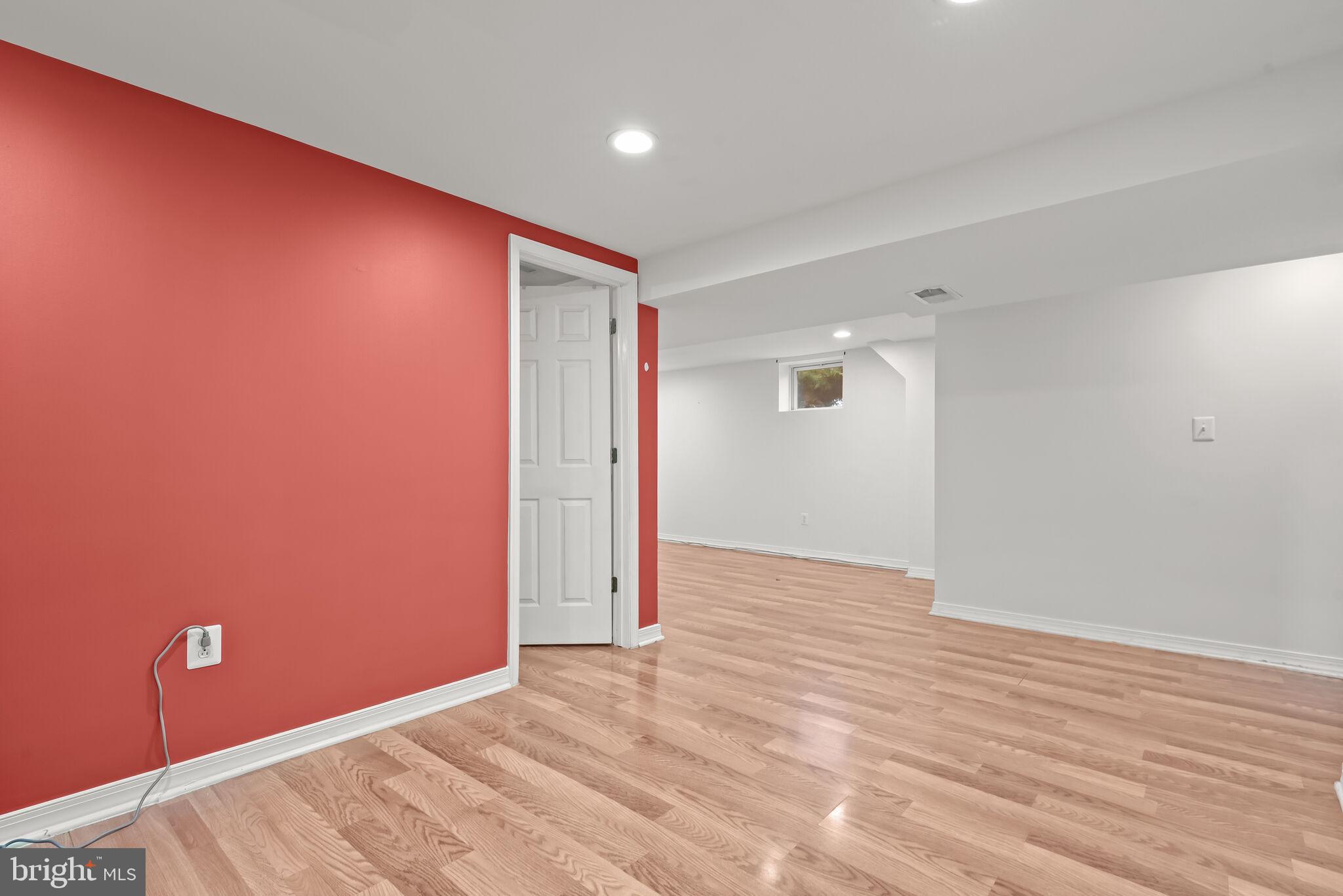 CHARLTON HEIGHTS - Residential