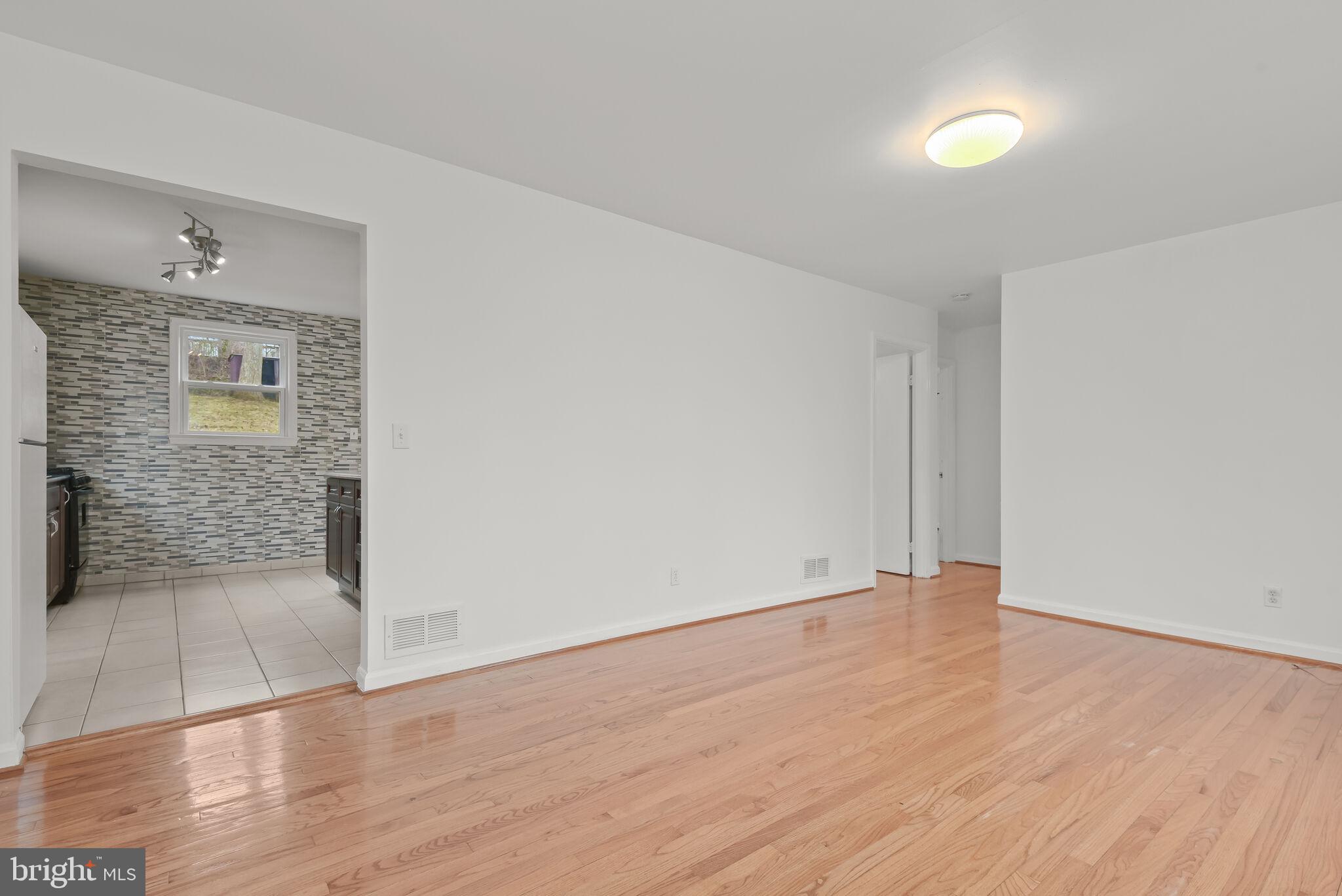 CHARLTON HEIGHTS - Residential