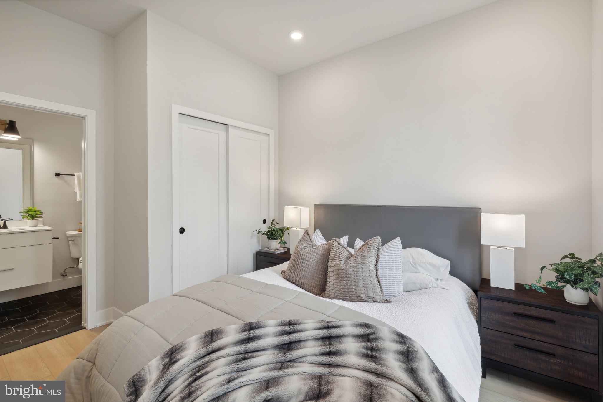 ROXBOROUGH - Residential Lease