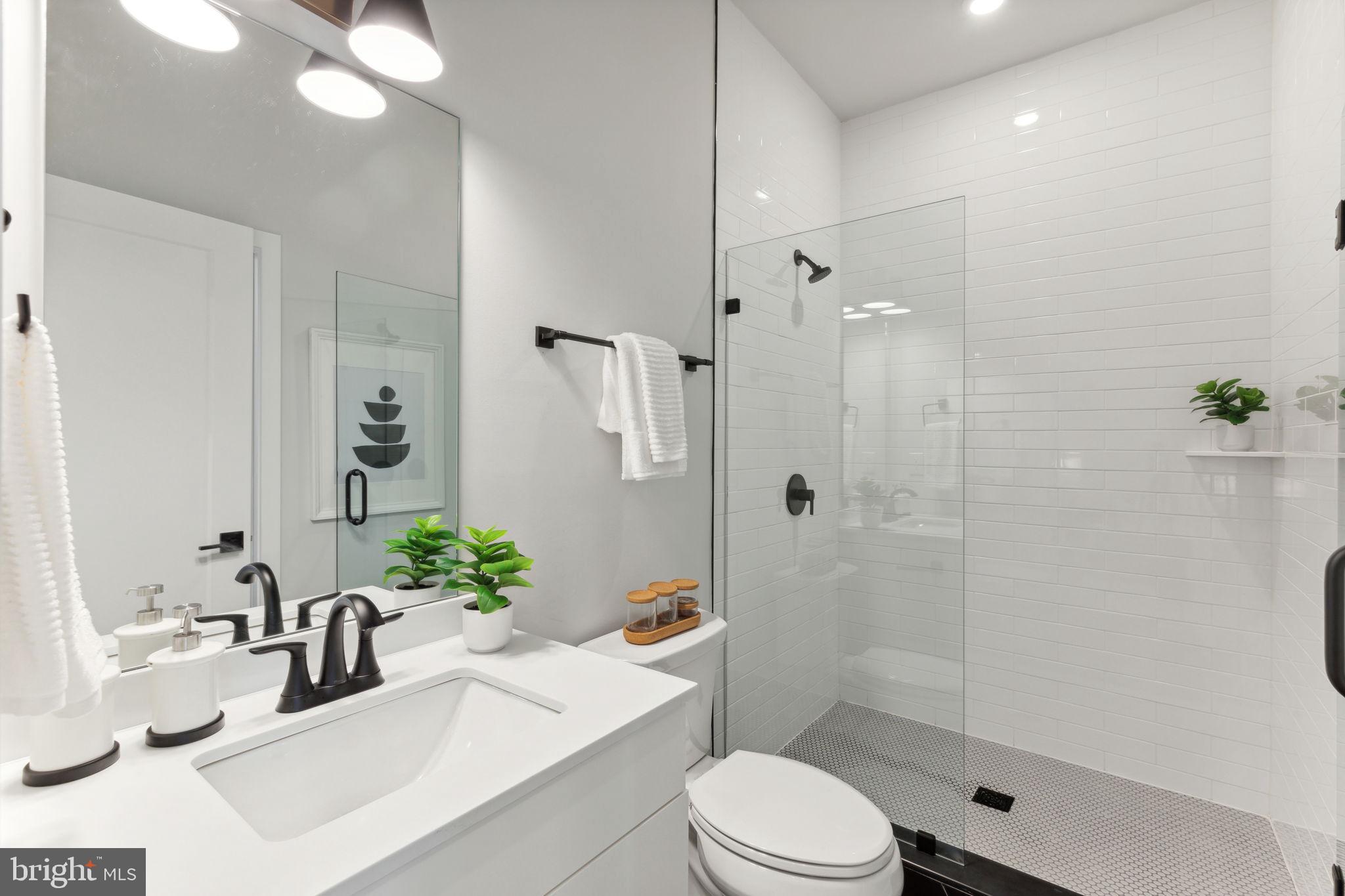 ROXBOROUGH - Residential Lease