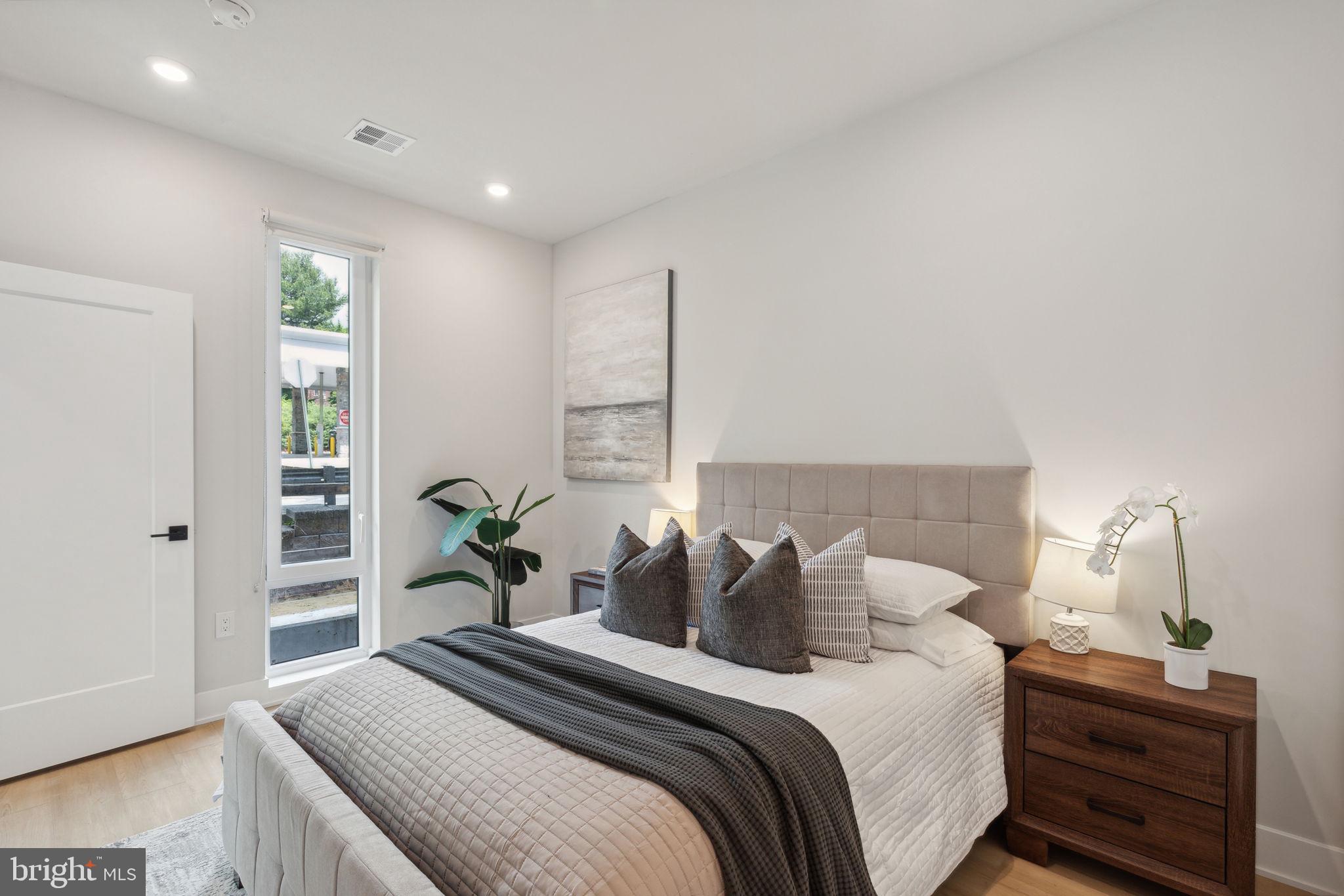 ROXBOROUGH - Residential Lease