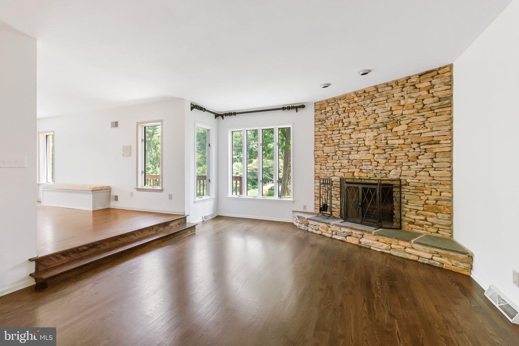 Photo of 2617 Chestnut Valley Drive, Lancaster, PA 17601 (MLS # PALA2055478)