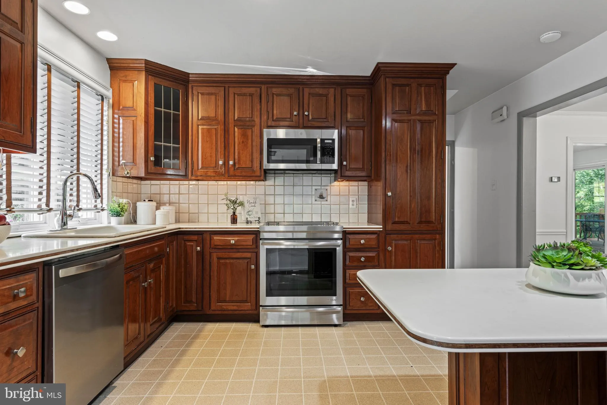 Paoli, Pennsylvania 19301, United States, 4 Bedrooms Bedrooms, ,3 BathroomsBathrooms,Residential,Pending,213955