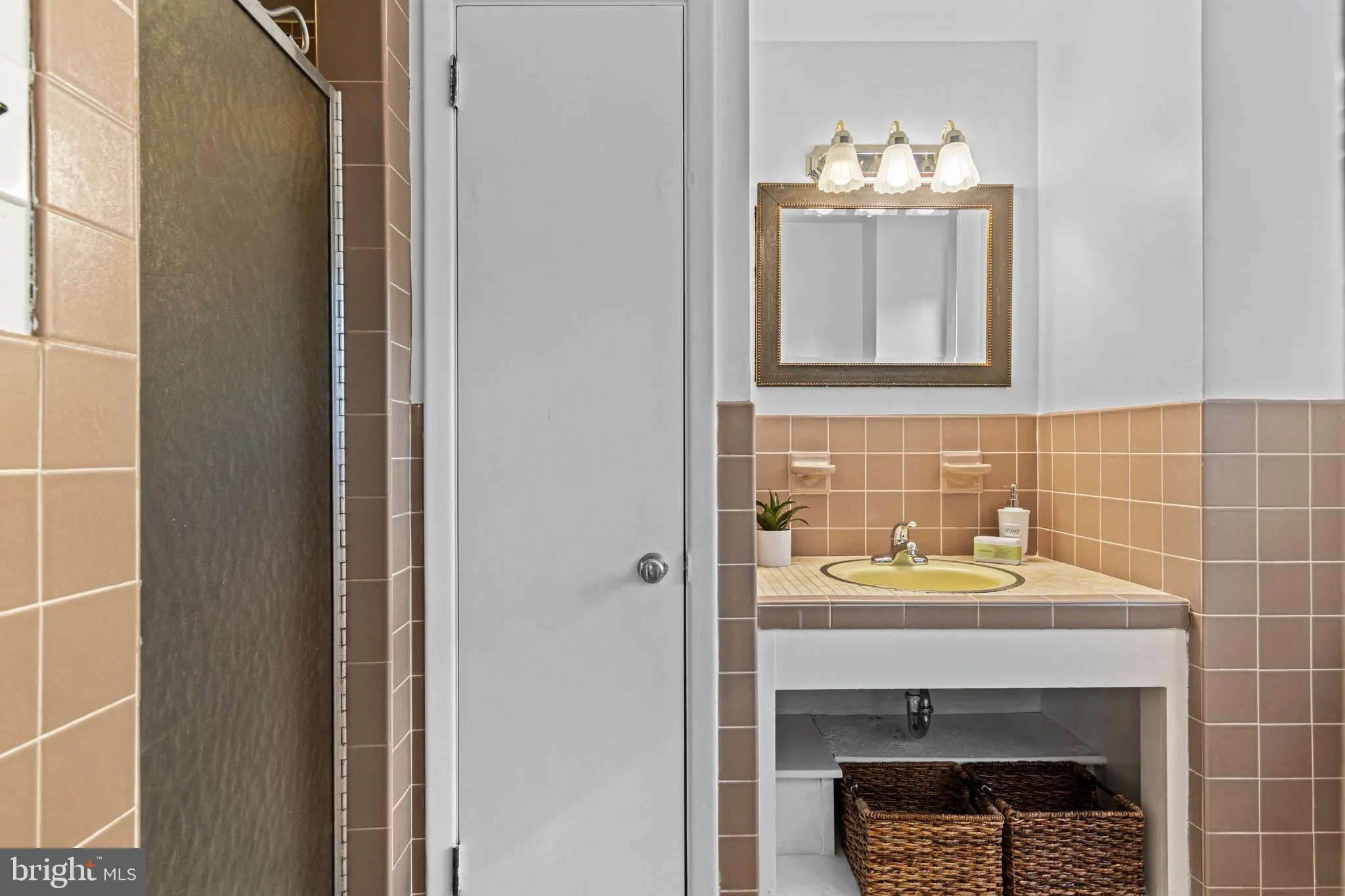 Paoli, Pennsylvania 19301, United States, 4 Bedrooms Bedrooms, ,3 BathroomsBathrooms,Residential,Pending,213955