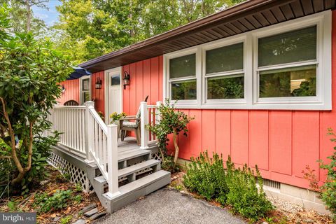 4 SURFERS WAY OCEAN PINES MD 21811