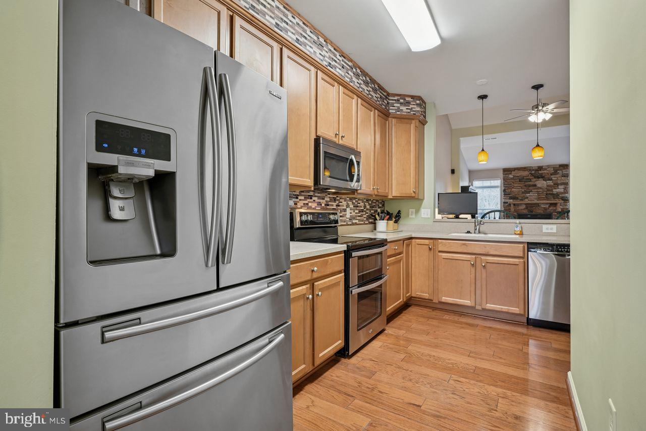 WINDHURST MANOR - Residential