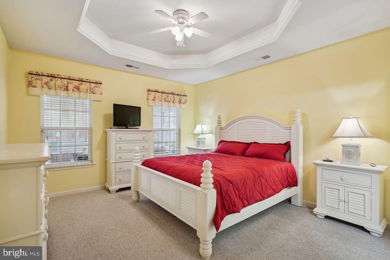 WINDHURST MANOR - Residential