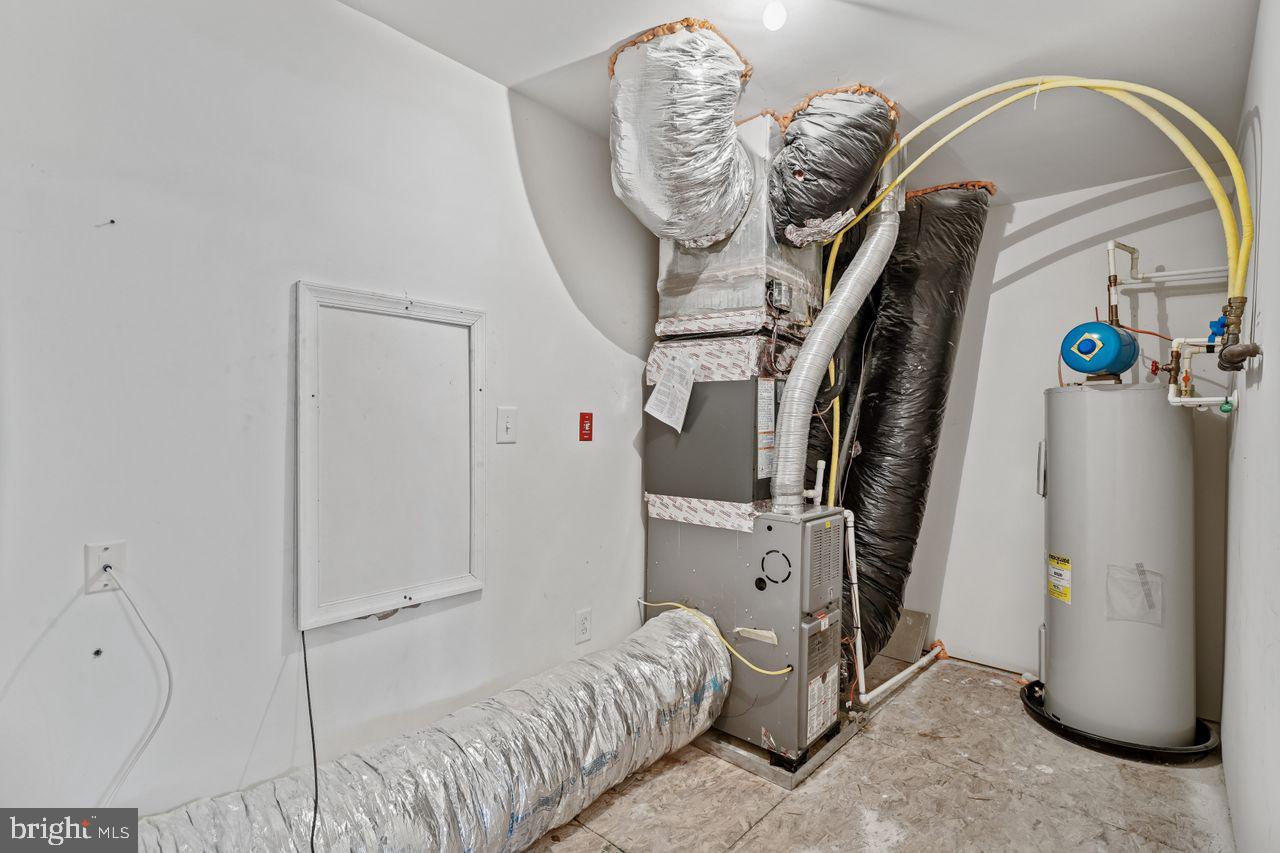 WINDHURST MANOR - Residential