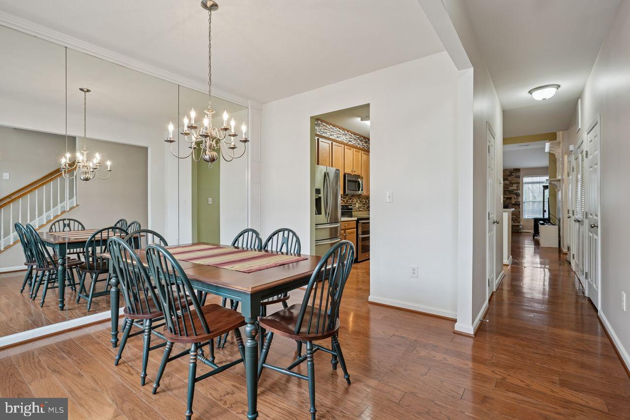 WINDHURST MANOR - Residential