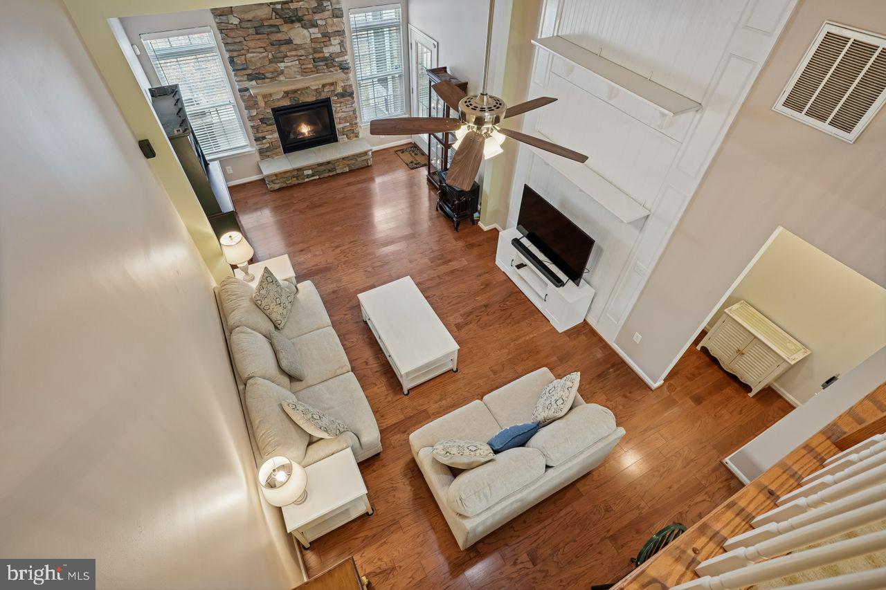 WINDHURST MANOR - Residential