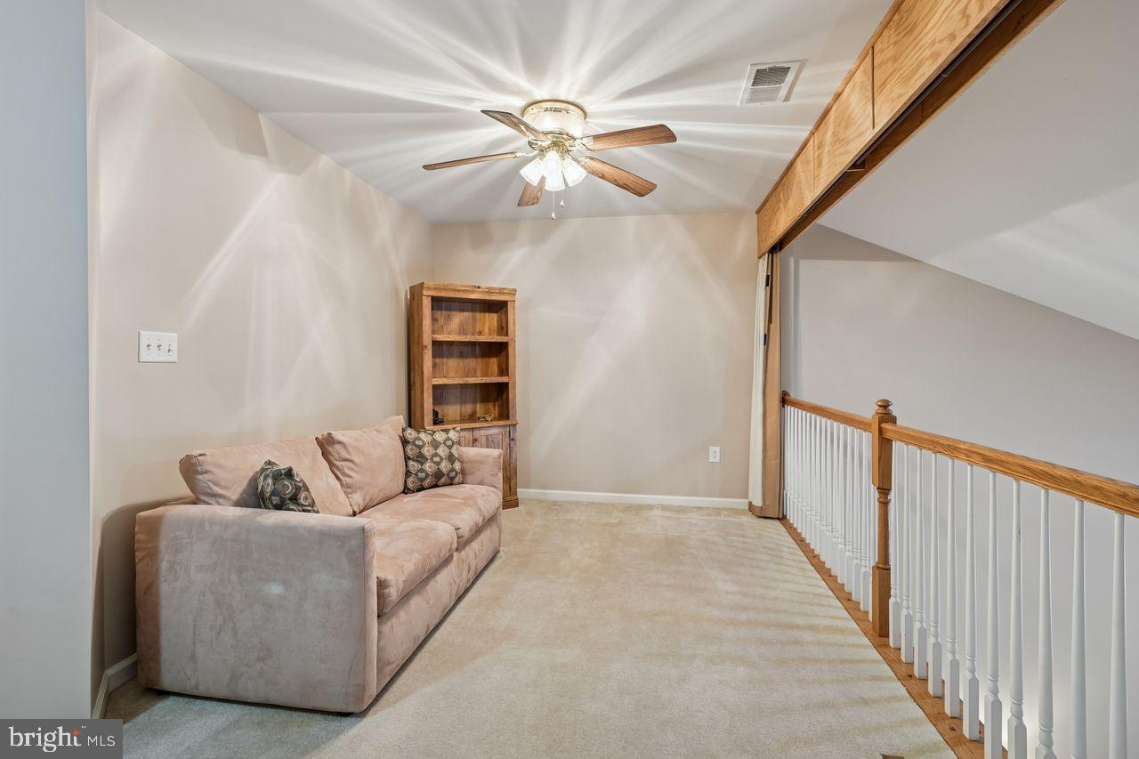 WINDHURST MANOR - Residential