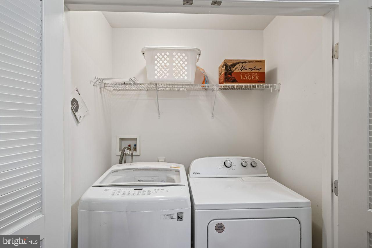 WINDHURST MANOR - Residential