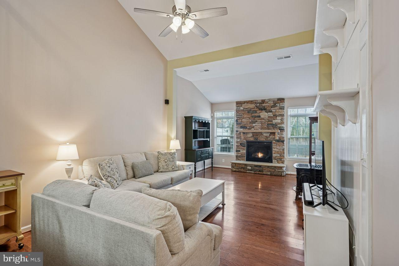 WINDHURST MANOR - Residential