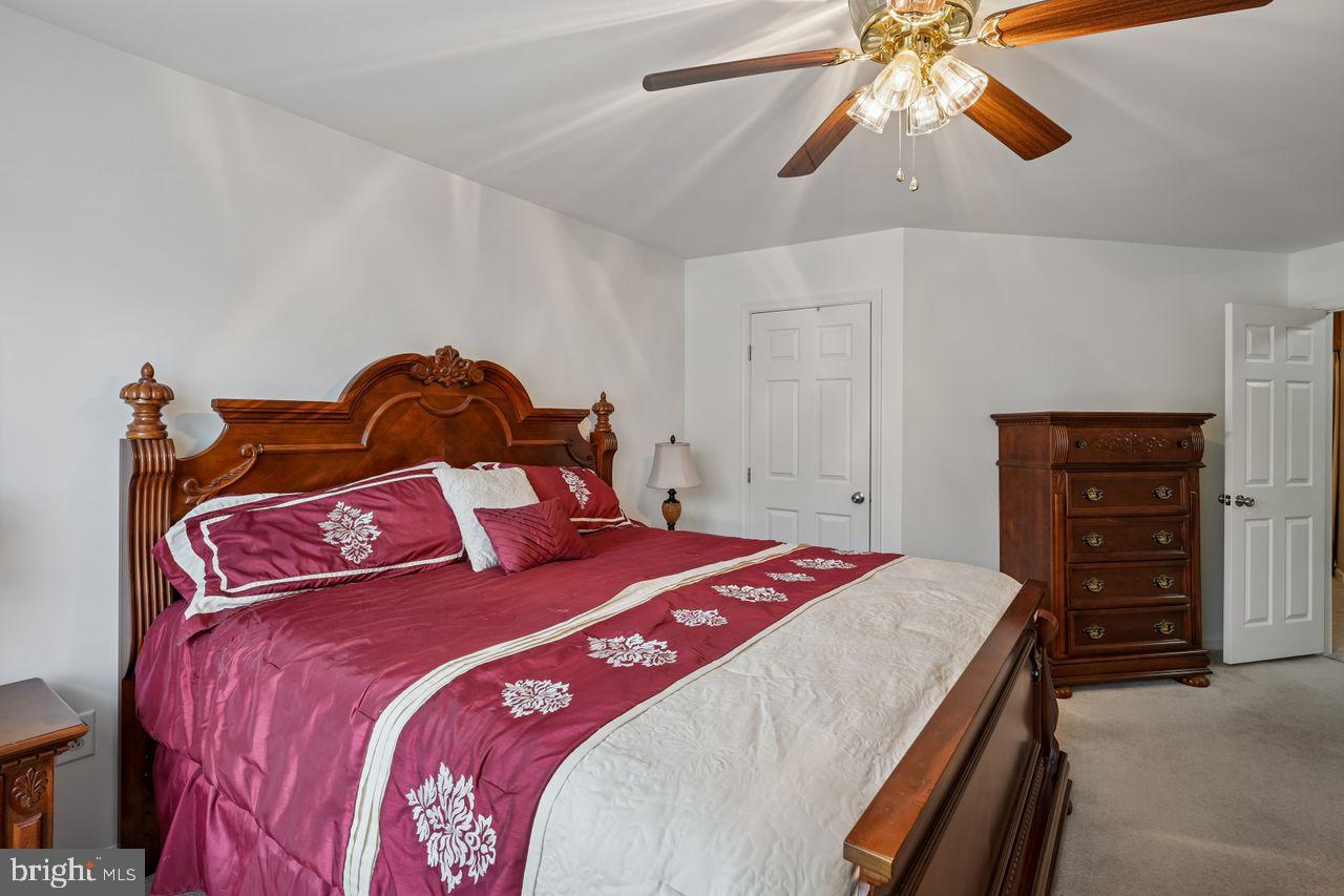 WINDHURST MANOR - Residential