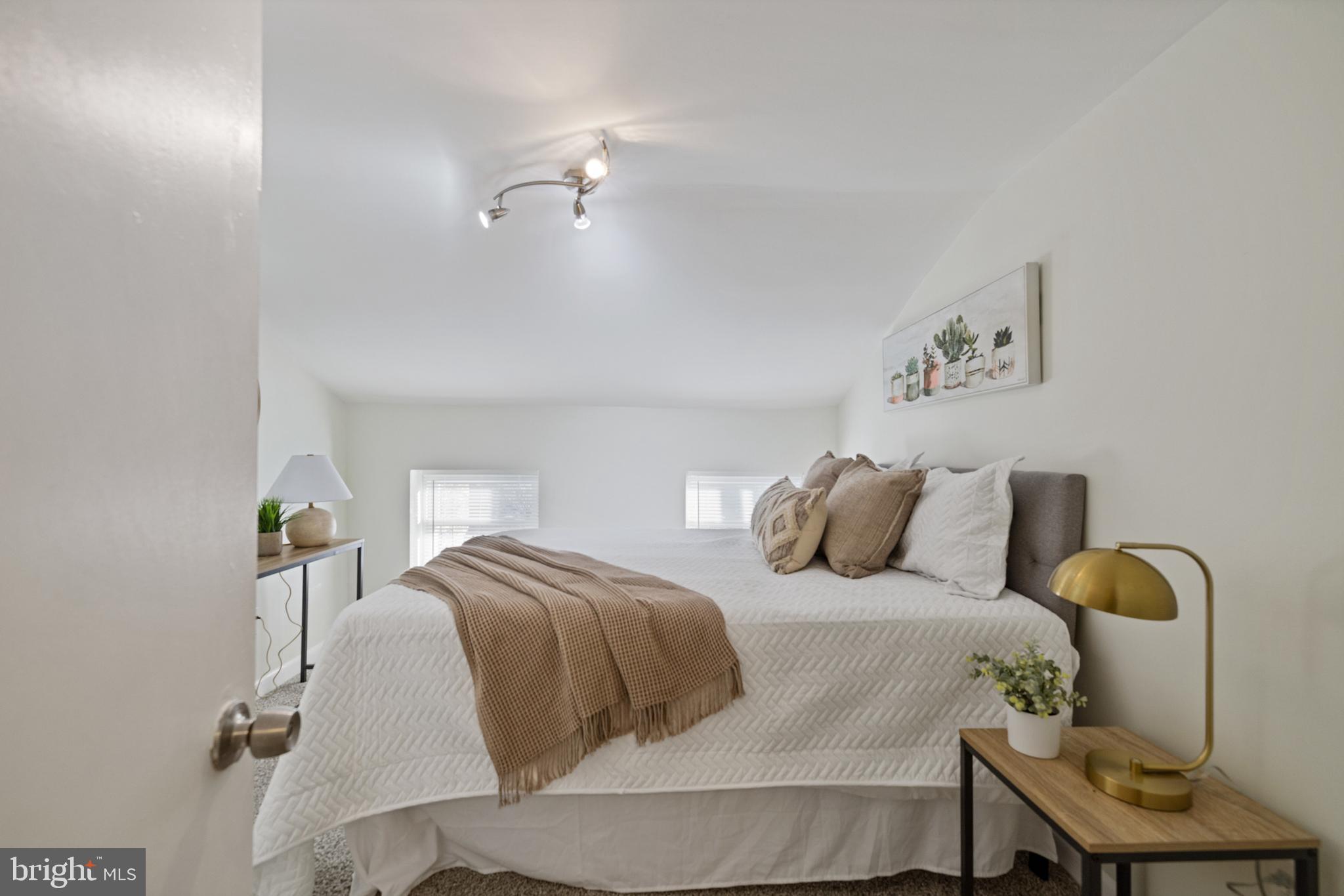 WASHINGTON VILLAGE - Residential