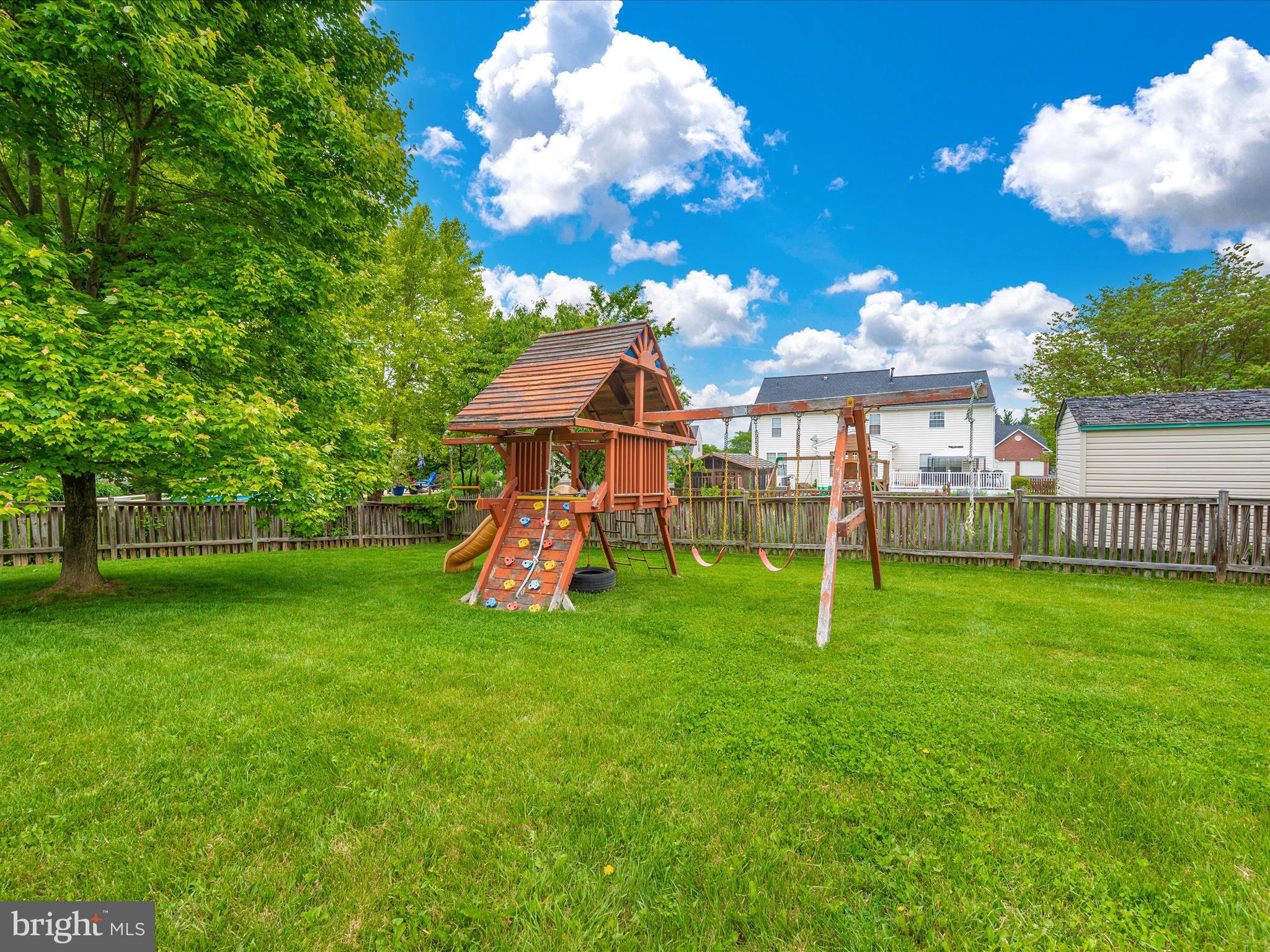 GREEN HILL MANOR - Residential