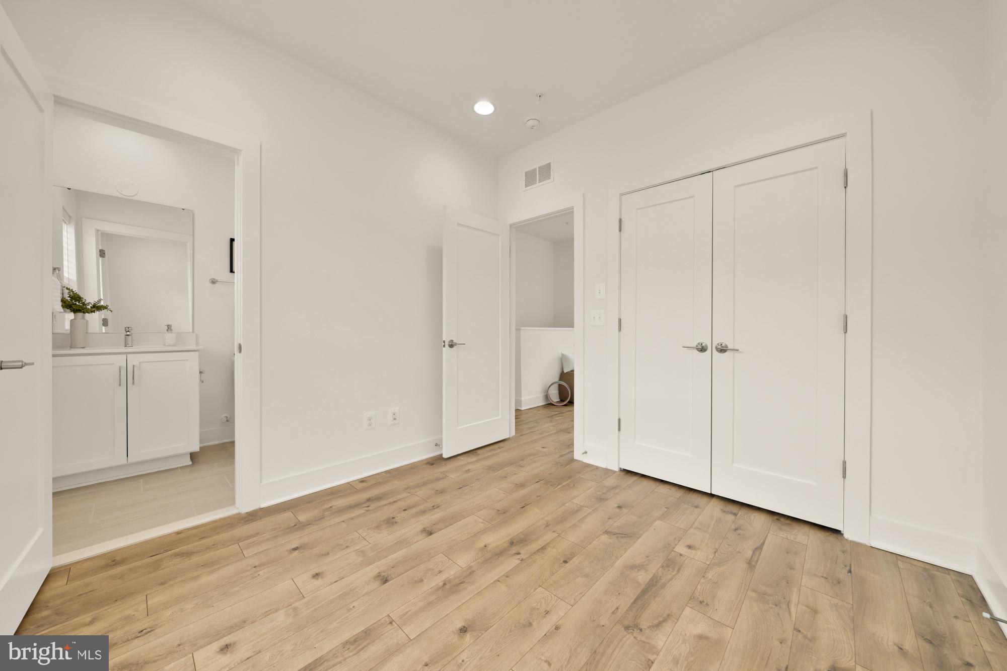 RESTON STATION - Residential