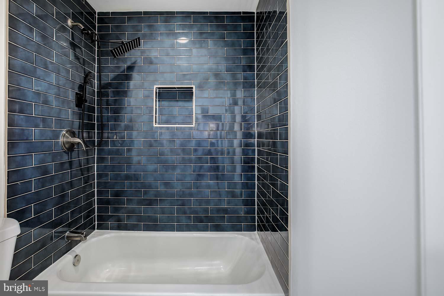 ASHLEY'S CROSSING - Residential